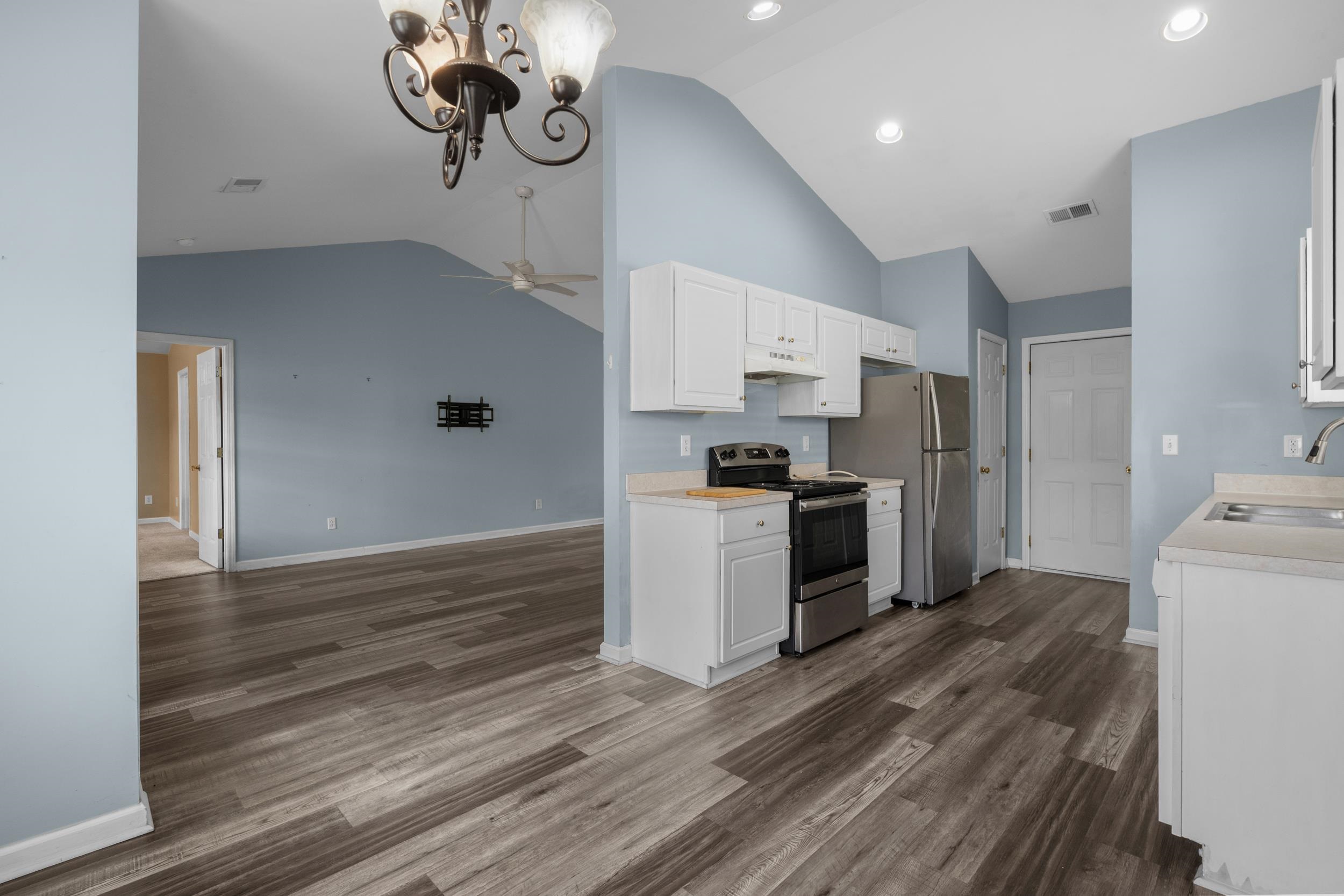 4504 Planters Row Way Property Photo 11