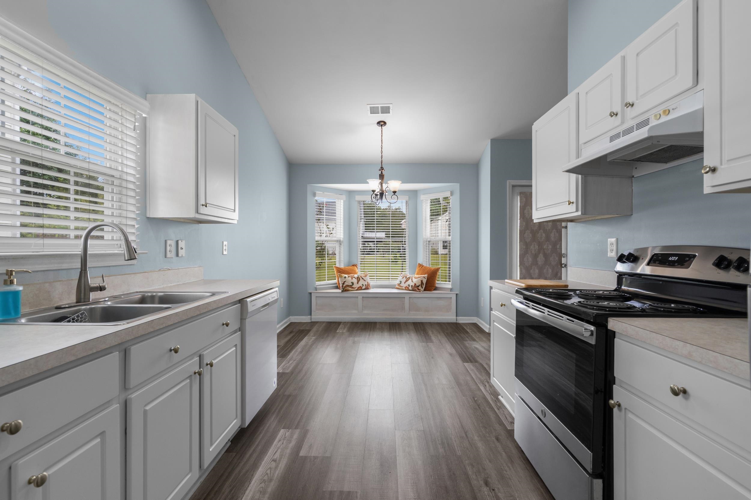 4504 Planters Row Way Property Photo 12