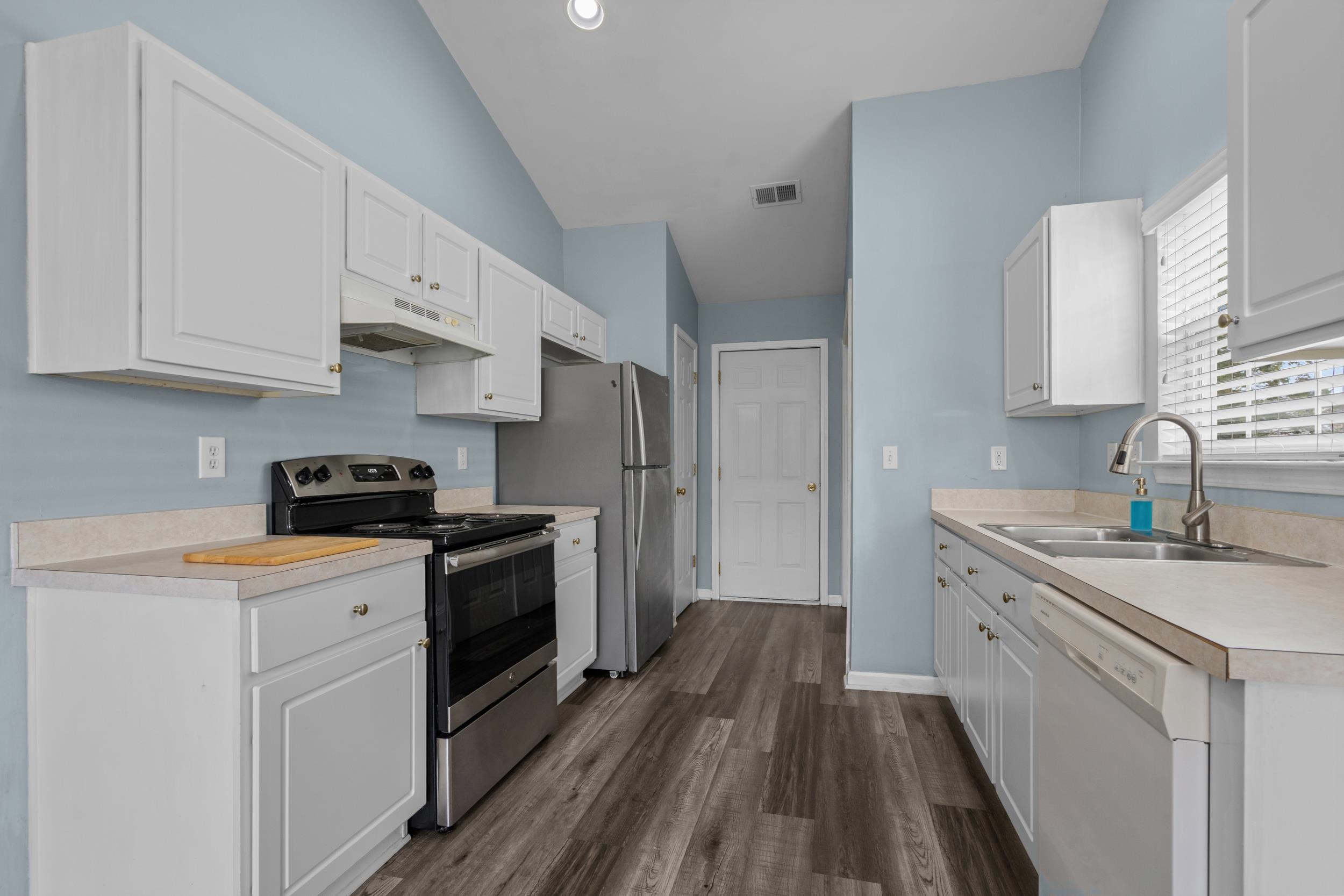 4504 Planters Row Way Property Photo 16