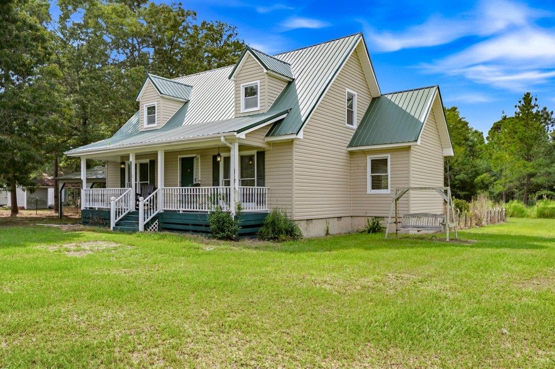 1876 Nathan Dr. Property Photo 2