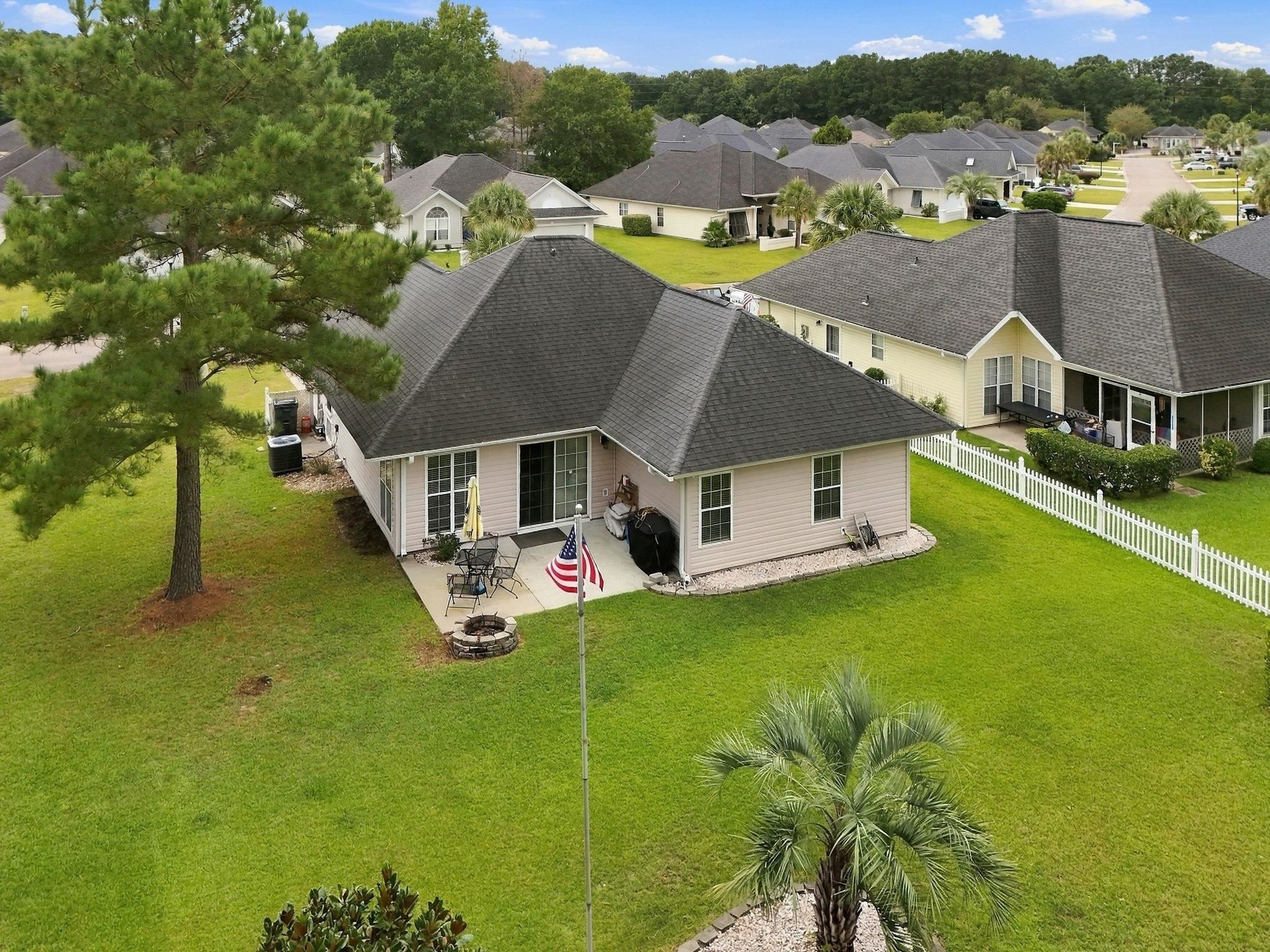 8002 Leeward Ln. Property Photo 3