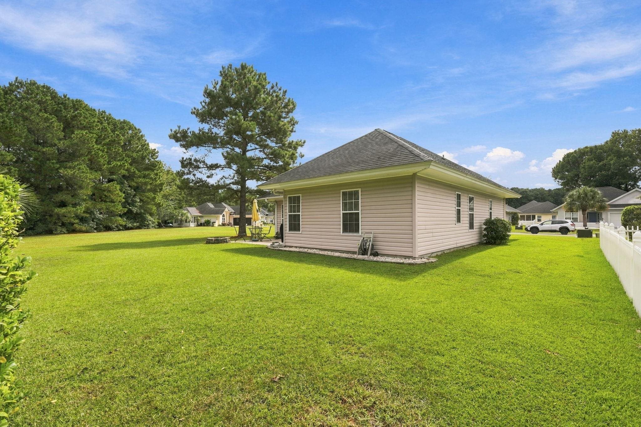 8002 Leeward Ln. Property Photo 4