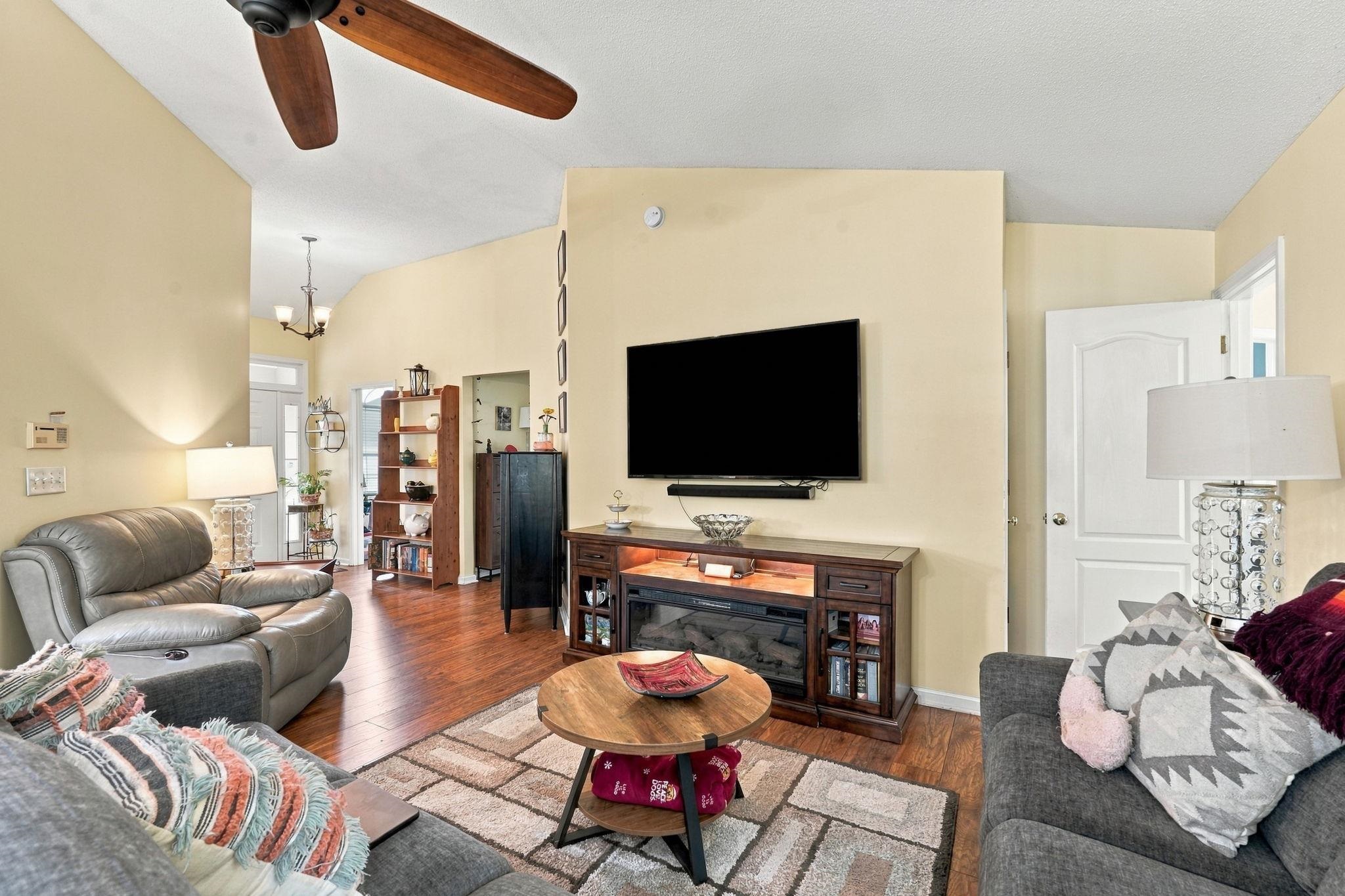 8002 Leeward Ln. Property Photo 16