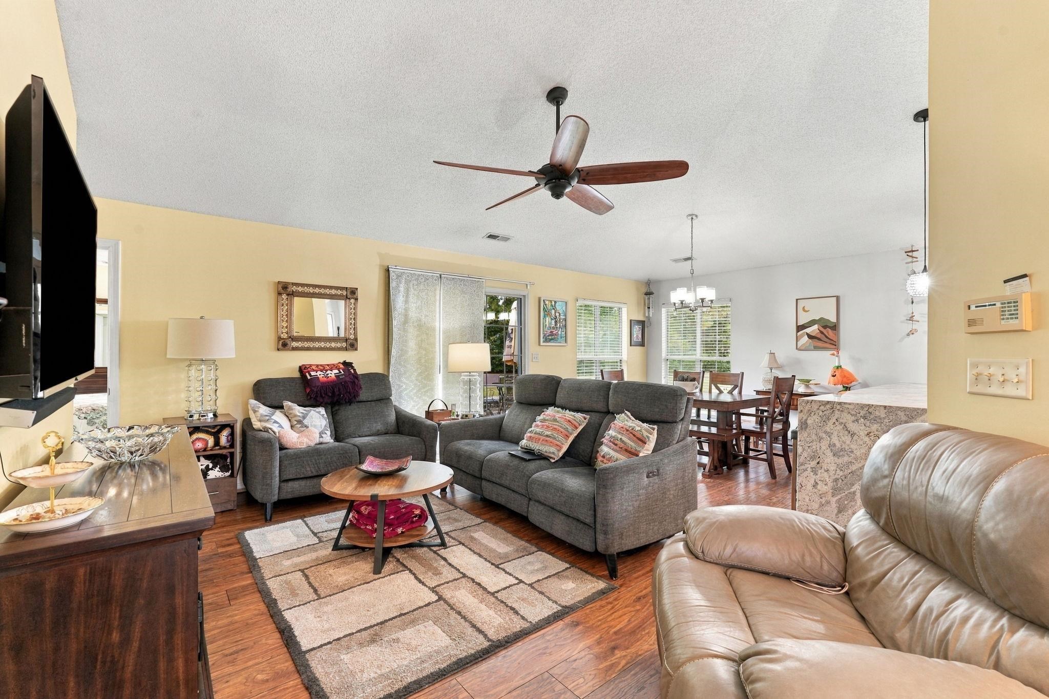 8002 Leeward Ln. Property Photo 17