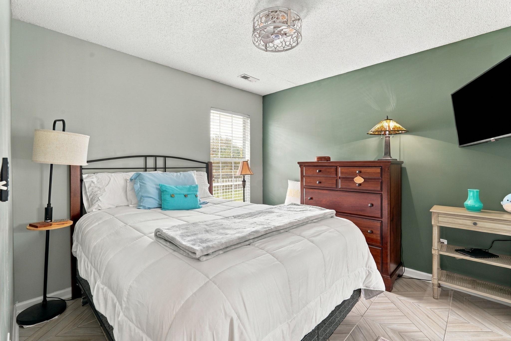 8002 Leeward Ln. Property Photo 22