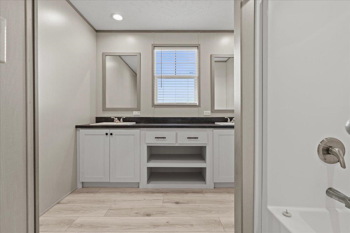 10163 Hardwick Rd. Property Photo 46