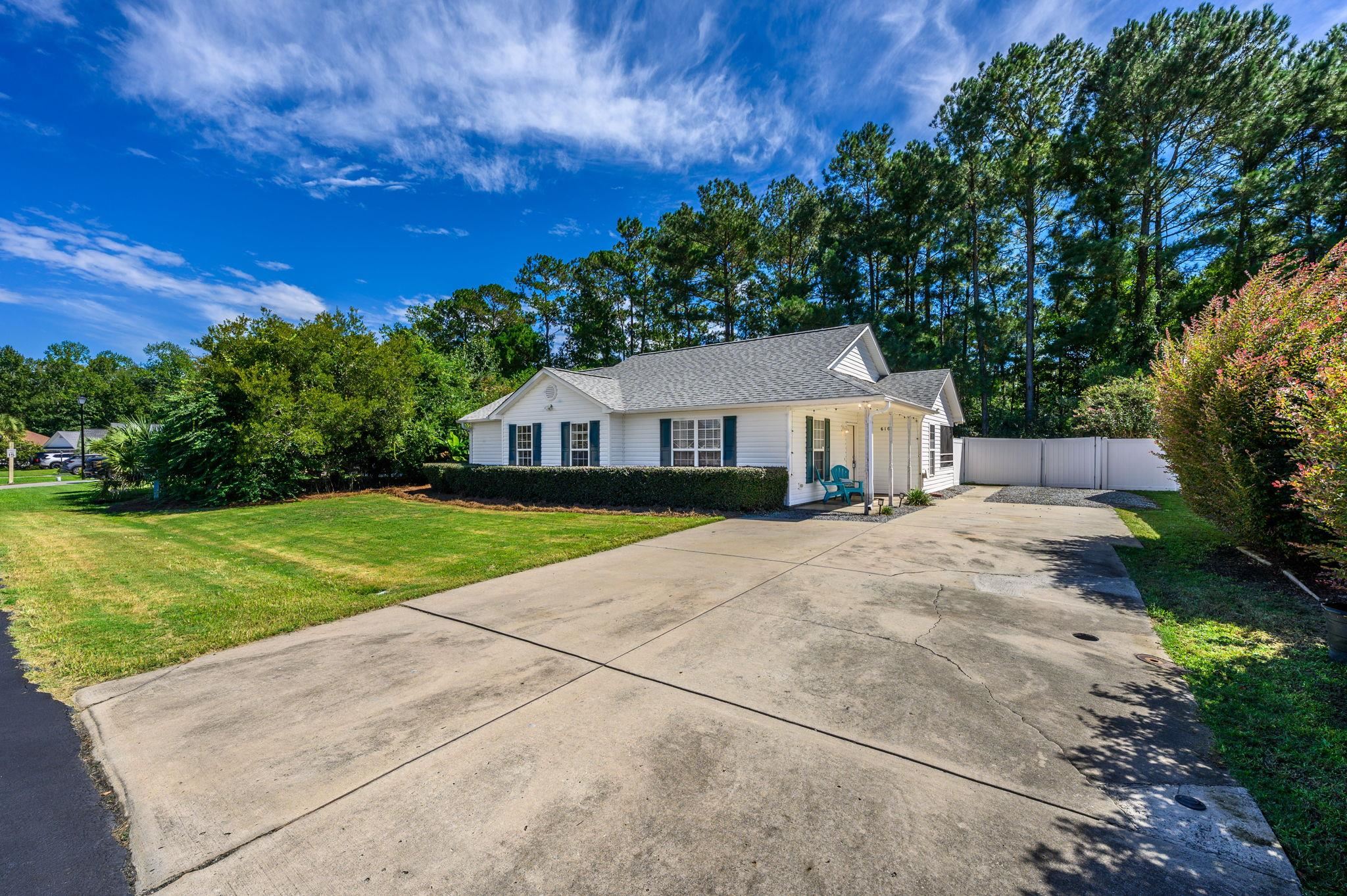 610 Tarrant St. Property Photo 1