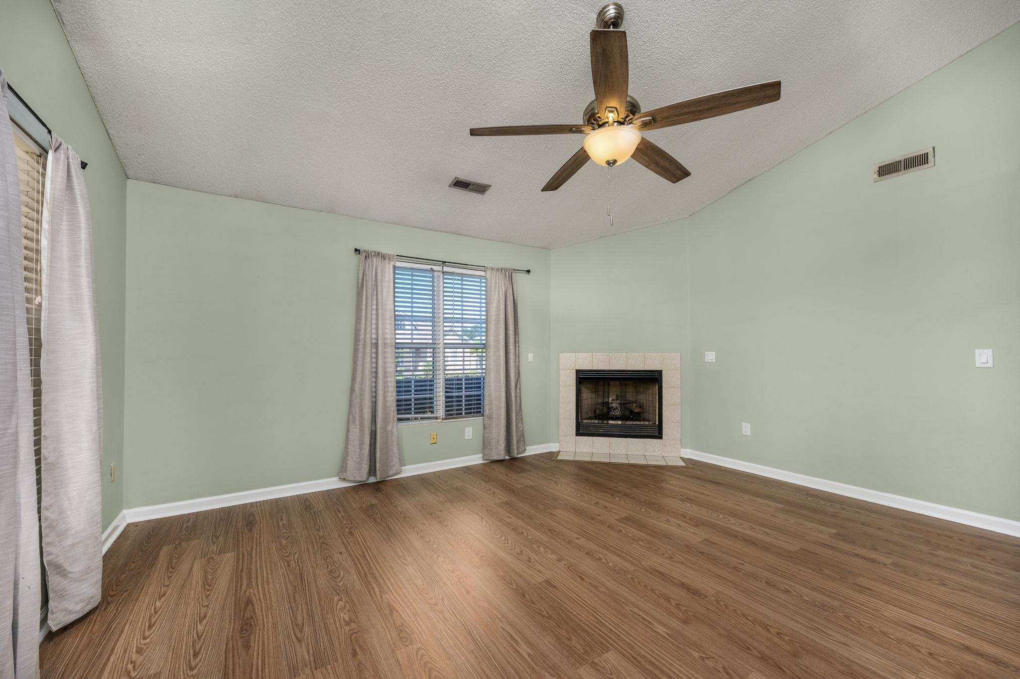 610 Tarrant St. Property Photo 6