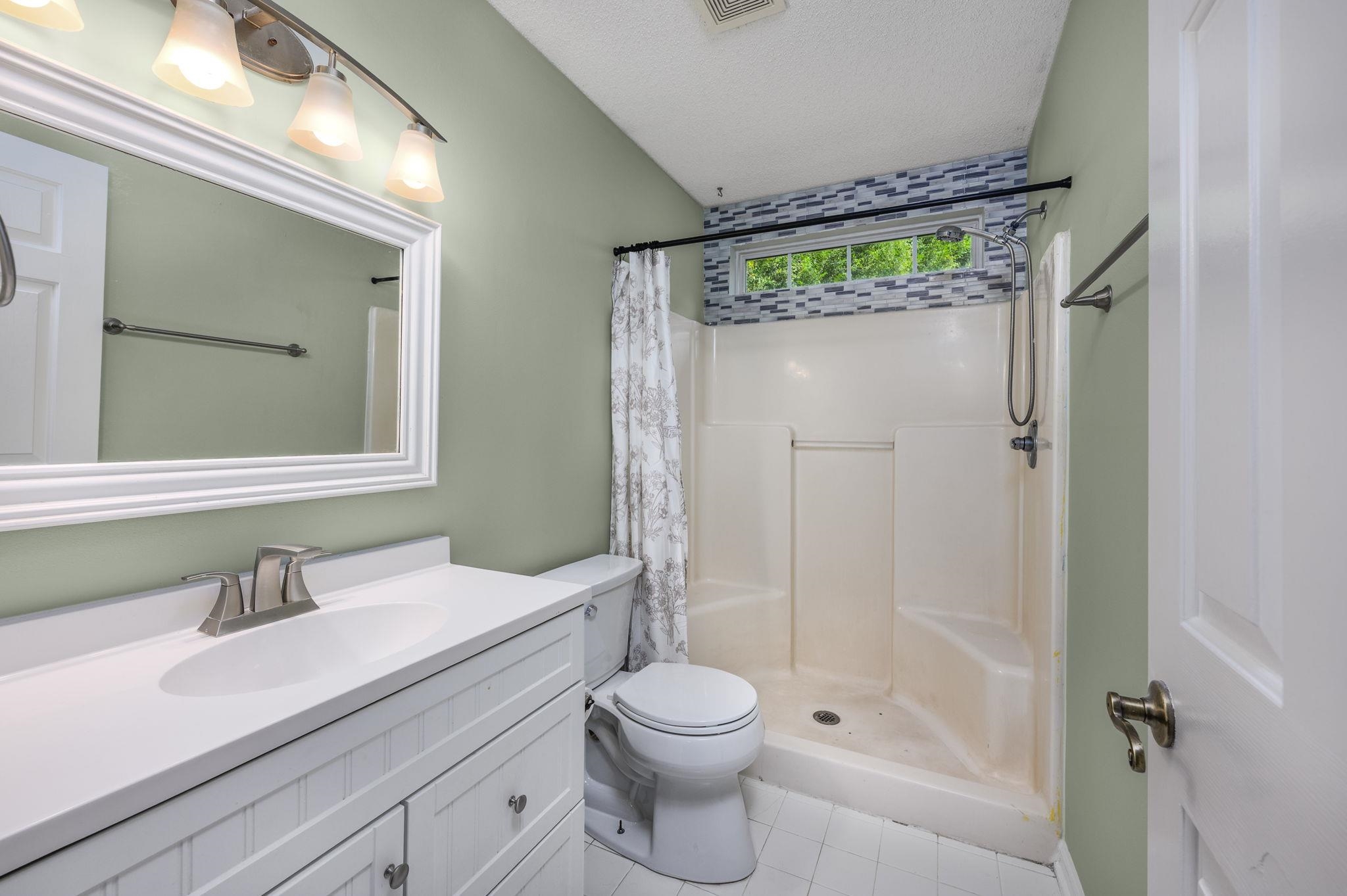 610 Tarrant St. Property Photo 15
