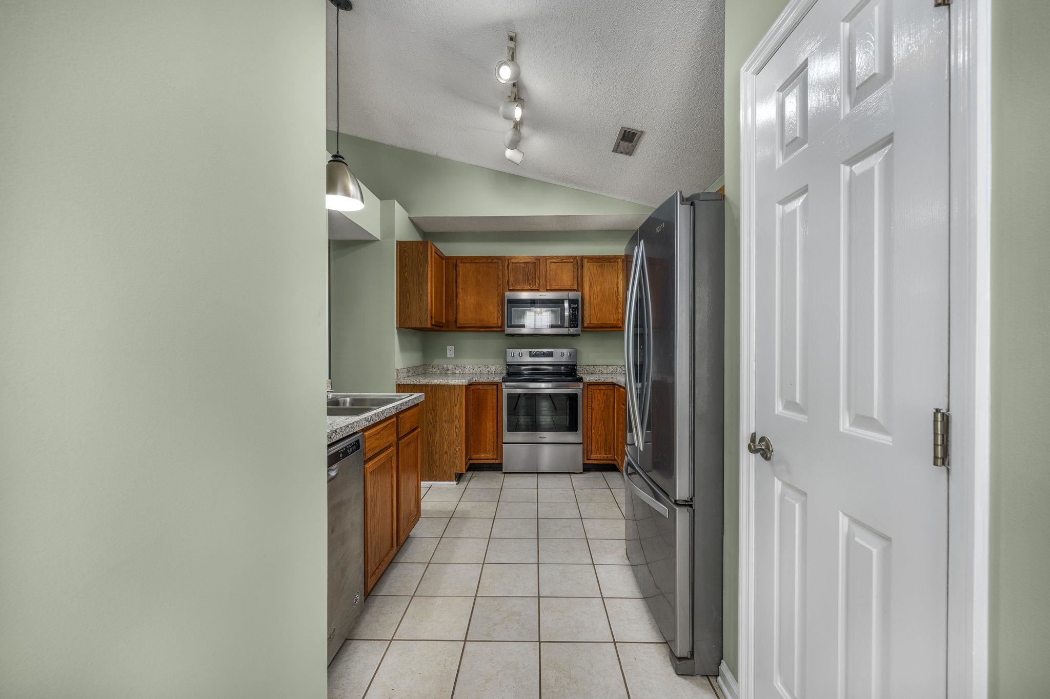 610 Tarrant St. Property Photo 26