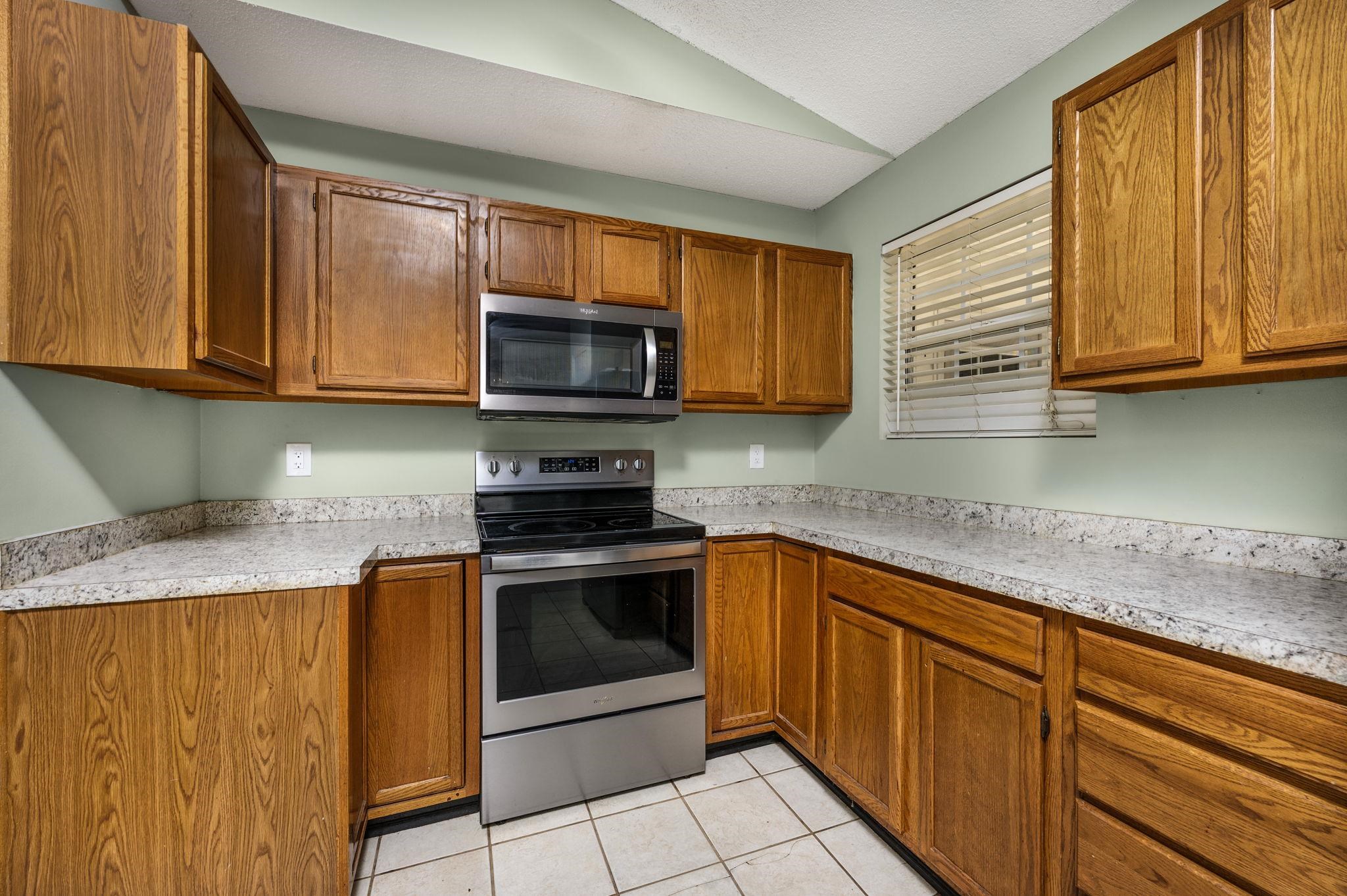 610 Tarrant St. Property Photo 27