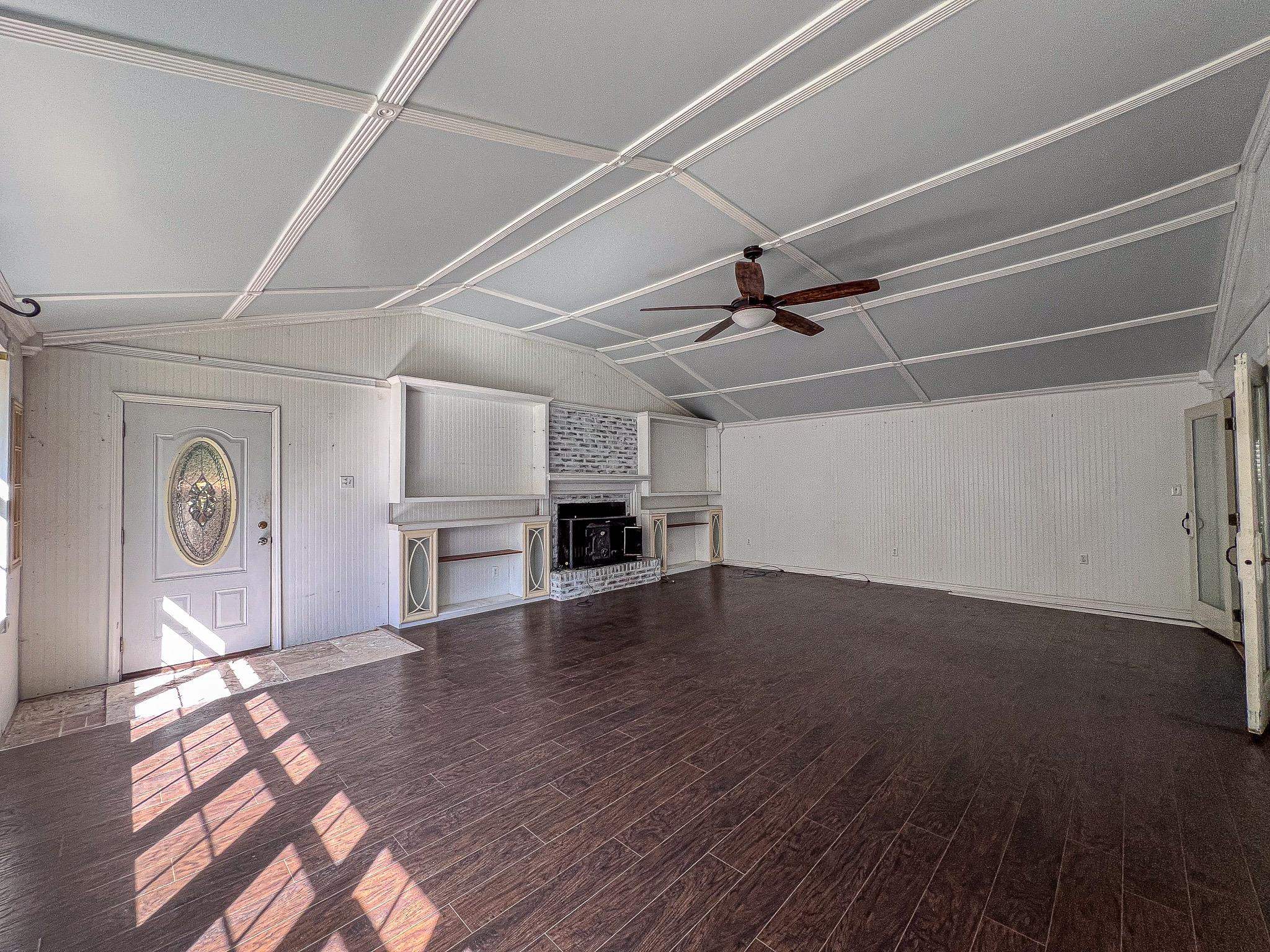 6313 Middle Rd. Property Photo 10