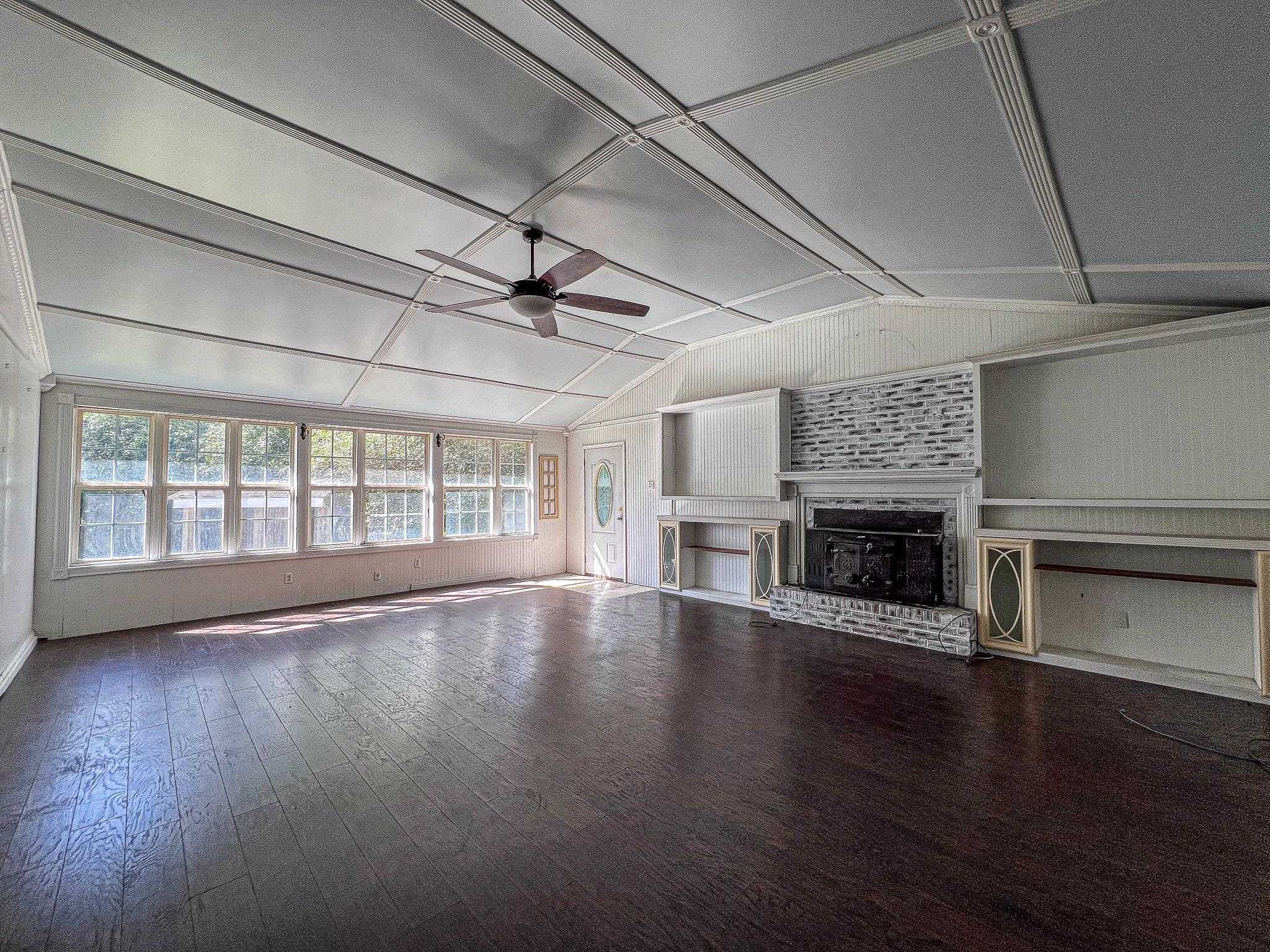 6313 Middle Rd. Property Photo 12