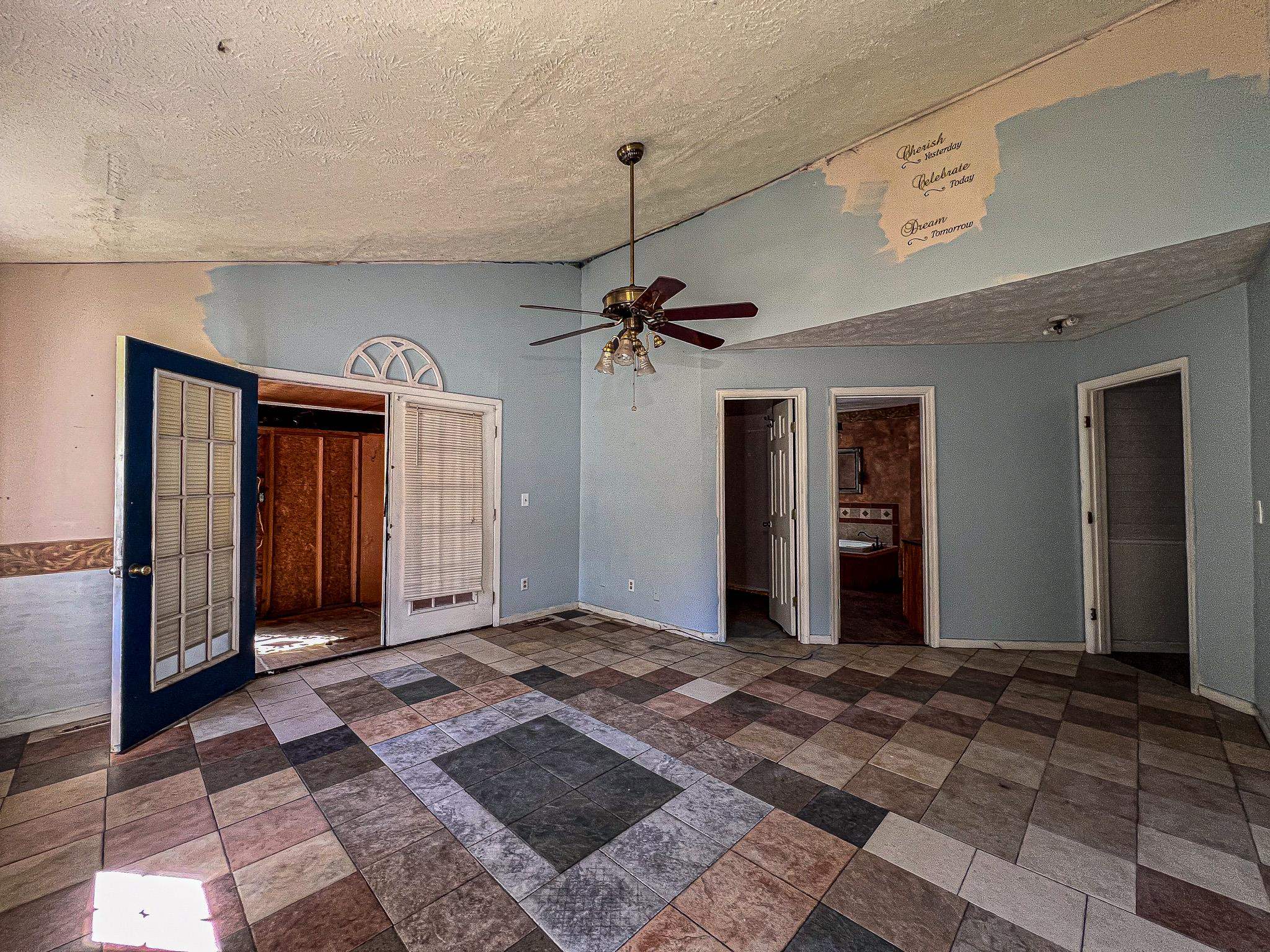 6313 Middle Rd. Property Photo 14