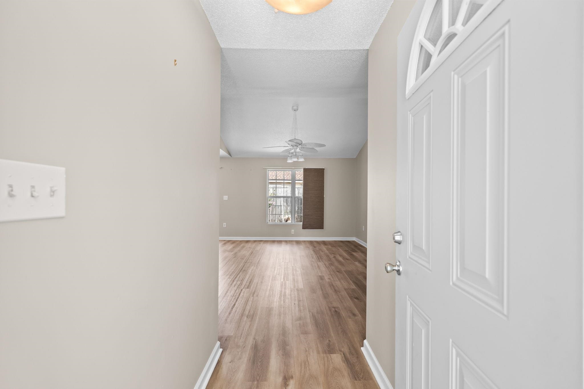 2125 Wedgewood Dr. Property Photo 2