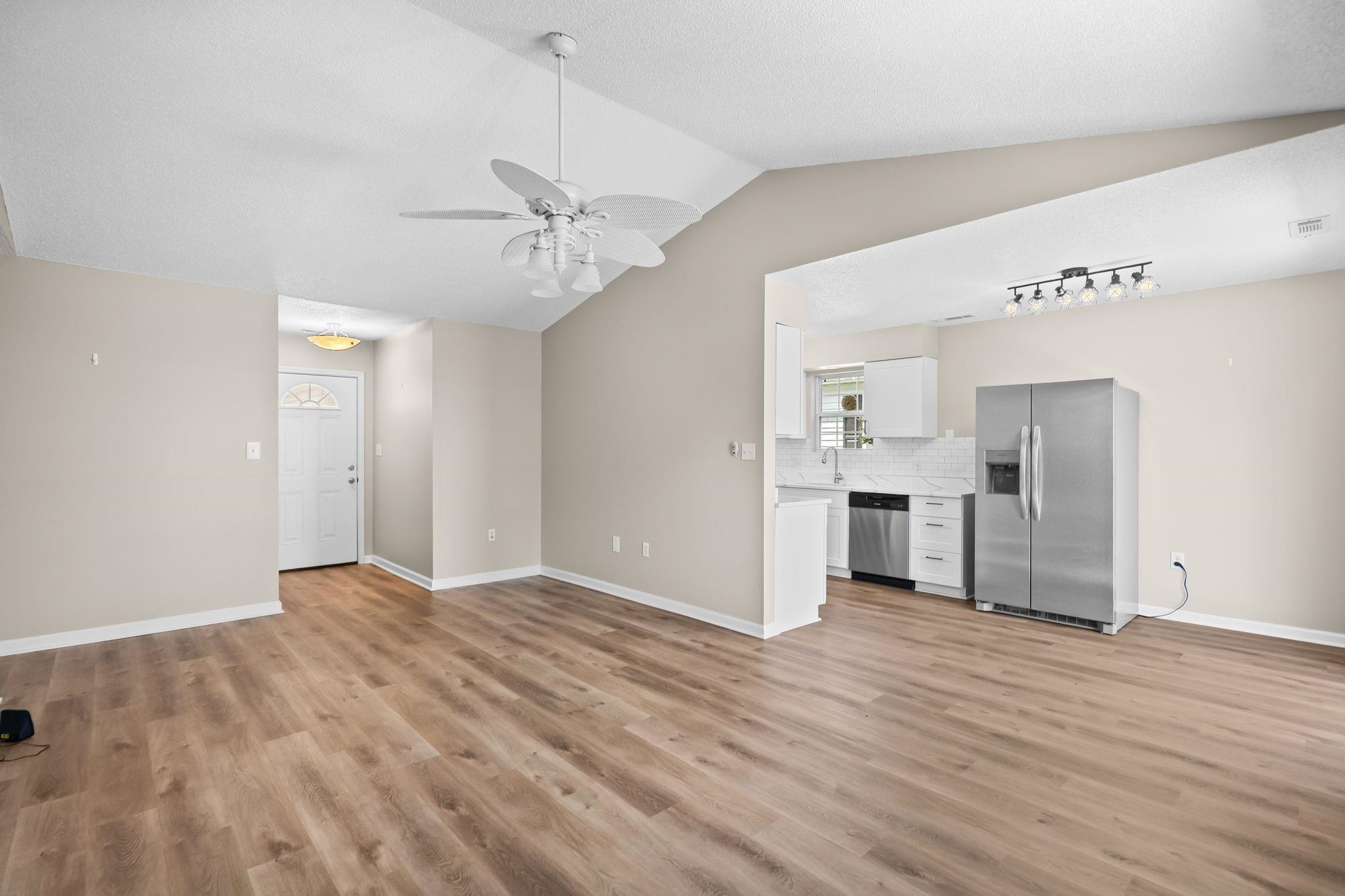 2125 Wedgewood Dr. Property Photo 6