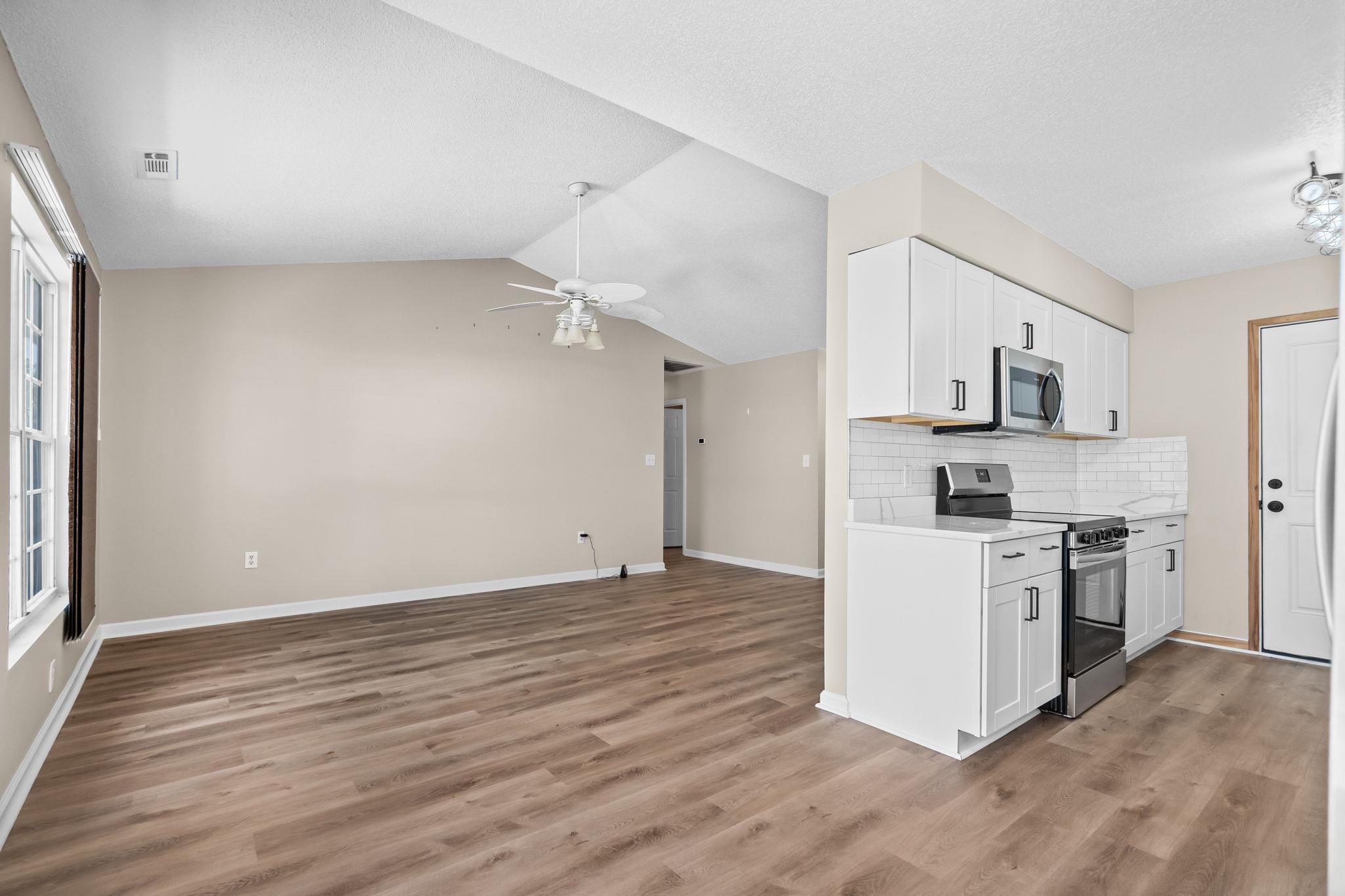 2125 Wedgewood Dr. Property Photo 9