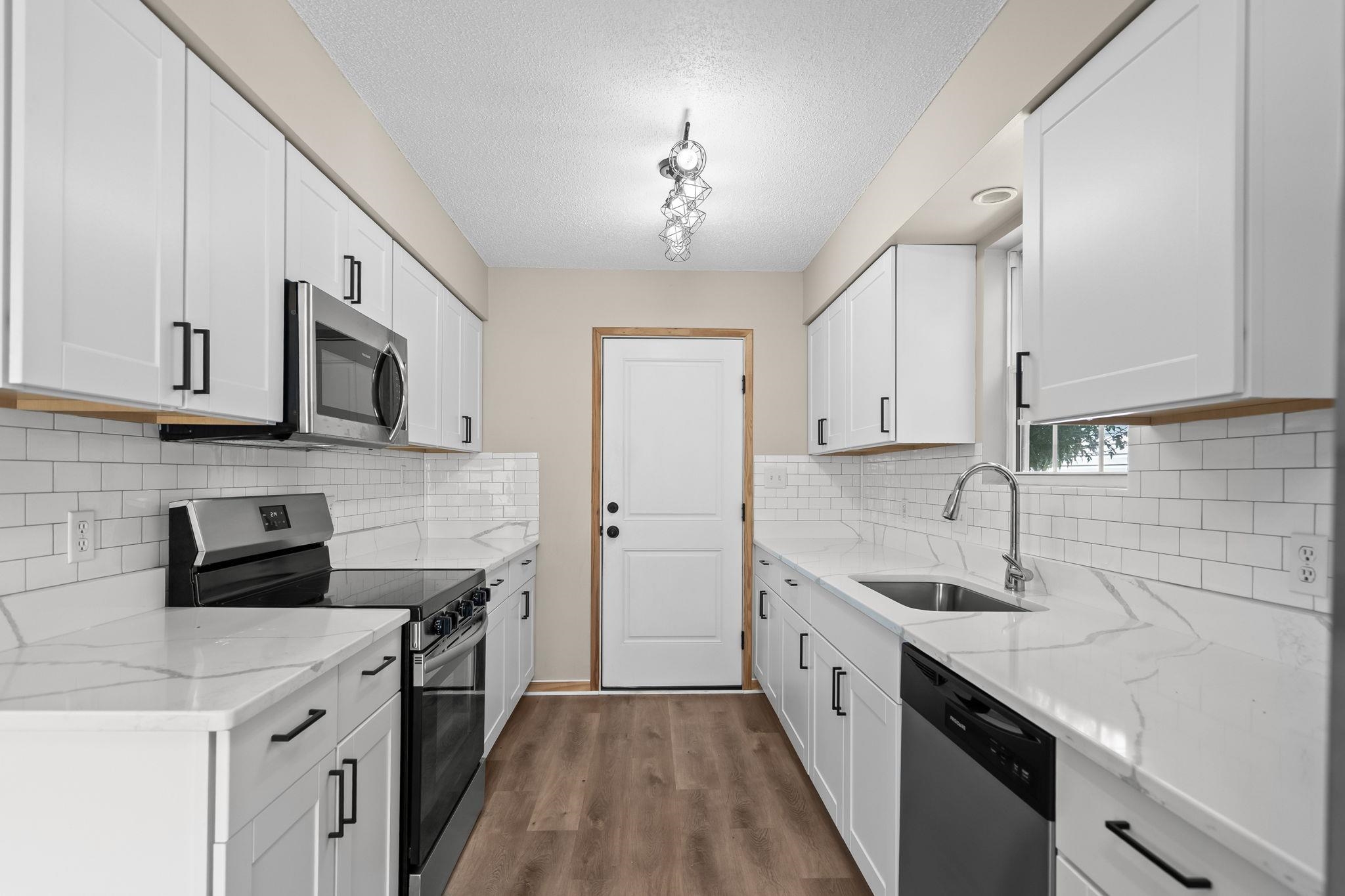 2125 Wedgewood Dr. Property Photo 12
