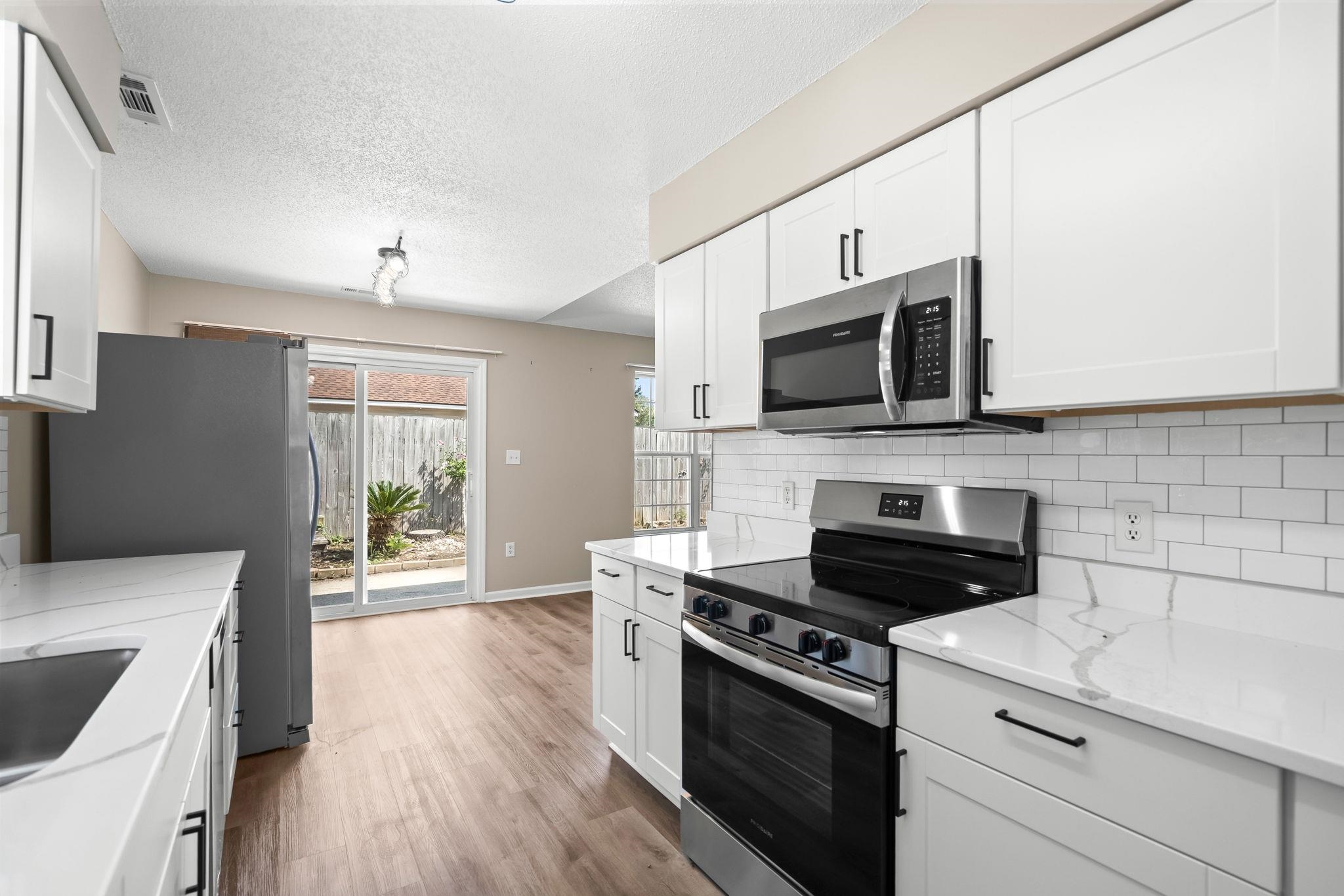 2125 Wedgewood Dr. Property Photo 15