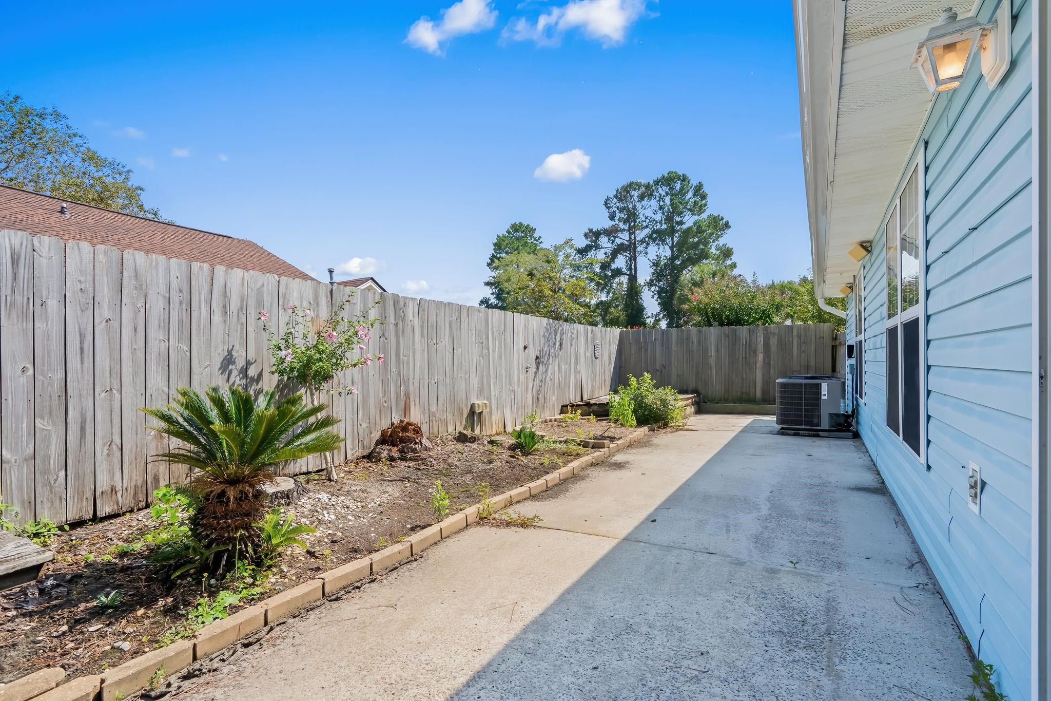 2125 Wedgewood Dr. Property Photo 16