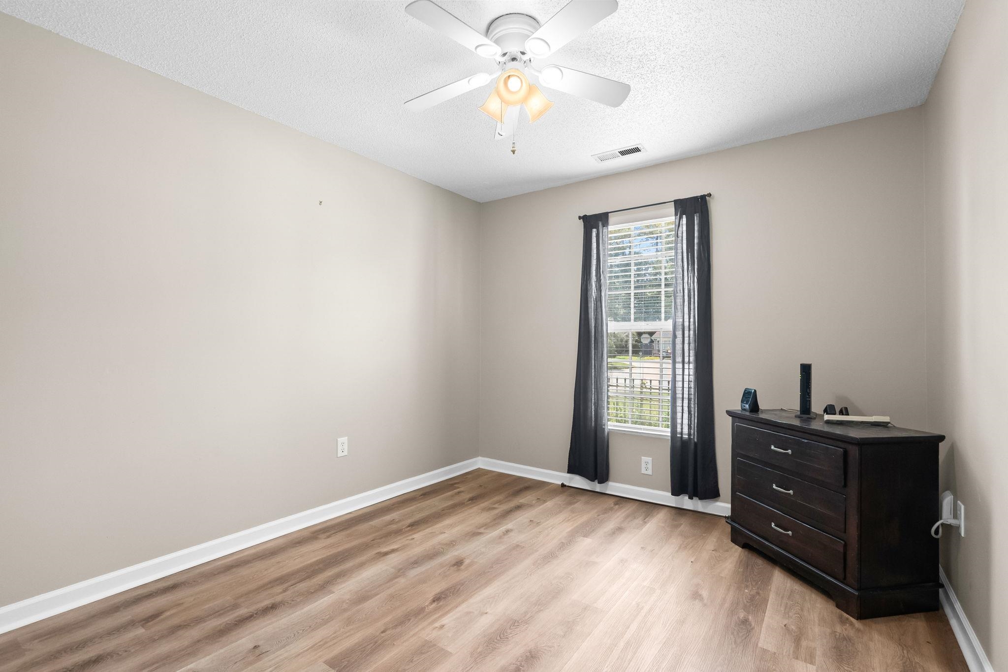 2125 Wedgewood Dr. Property Photo 24