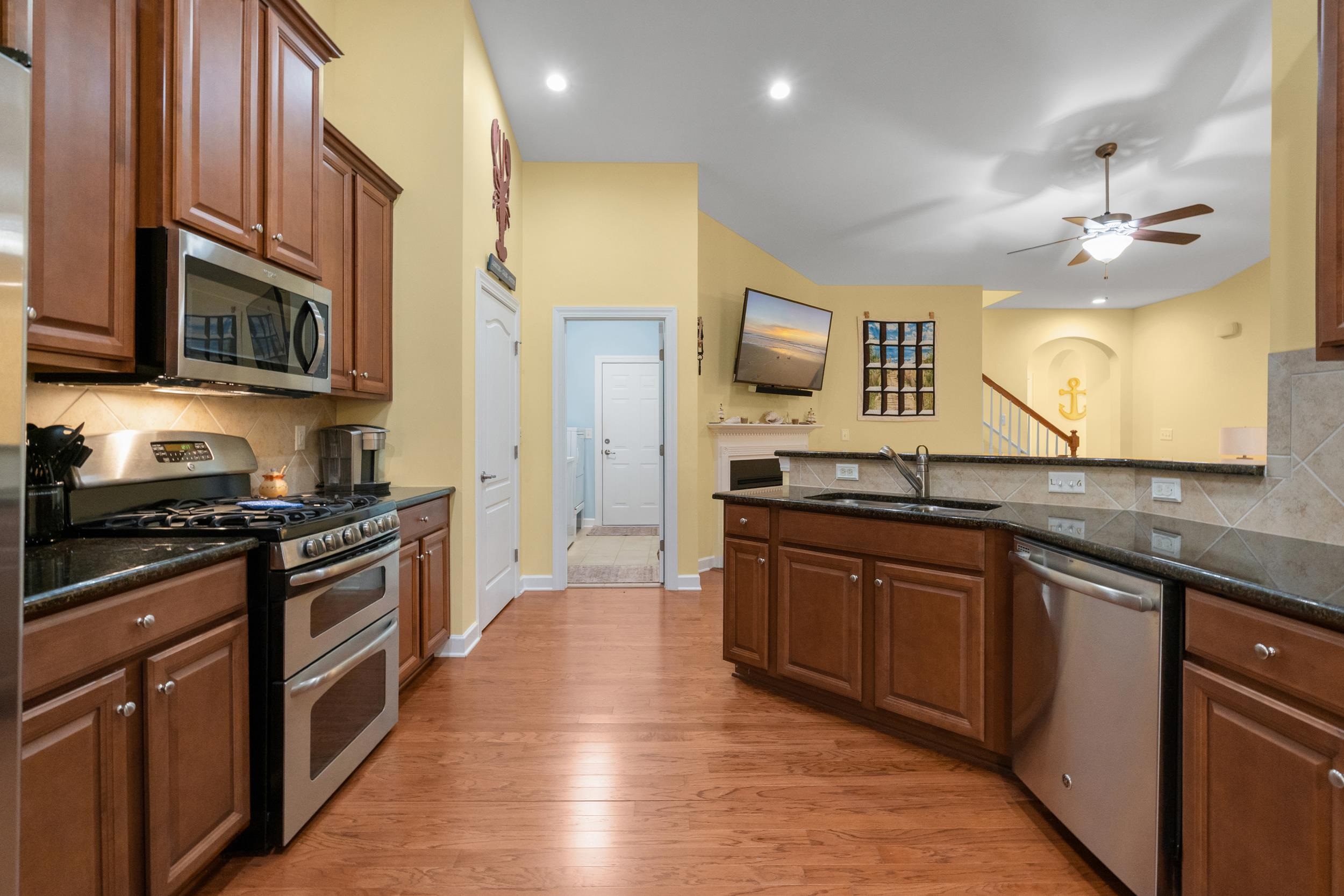 1417 Thames Ct. Property Photo 15