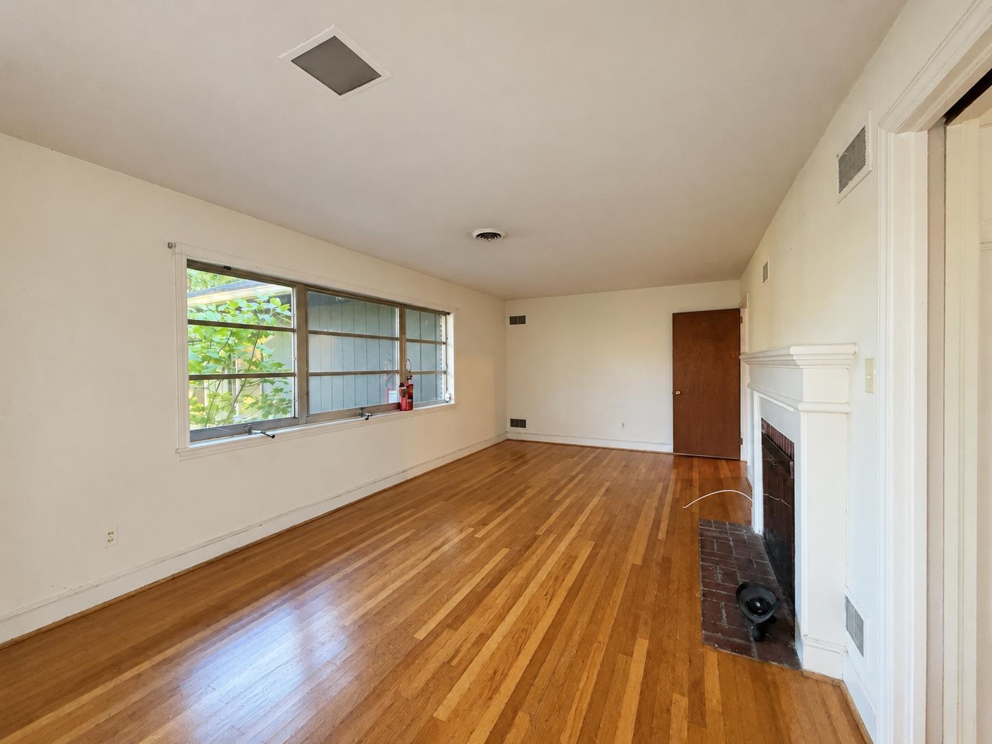 5722 Pickens Ave. Property Photo 7