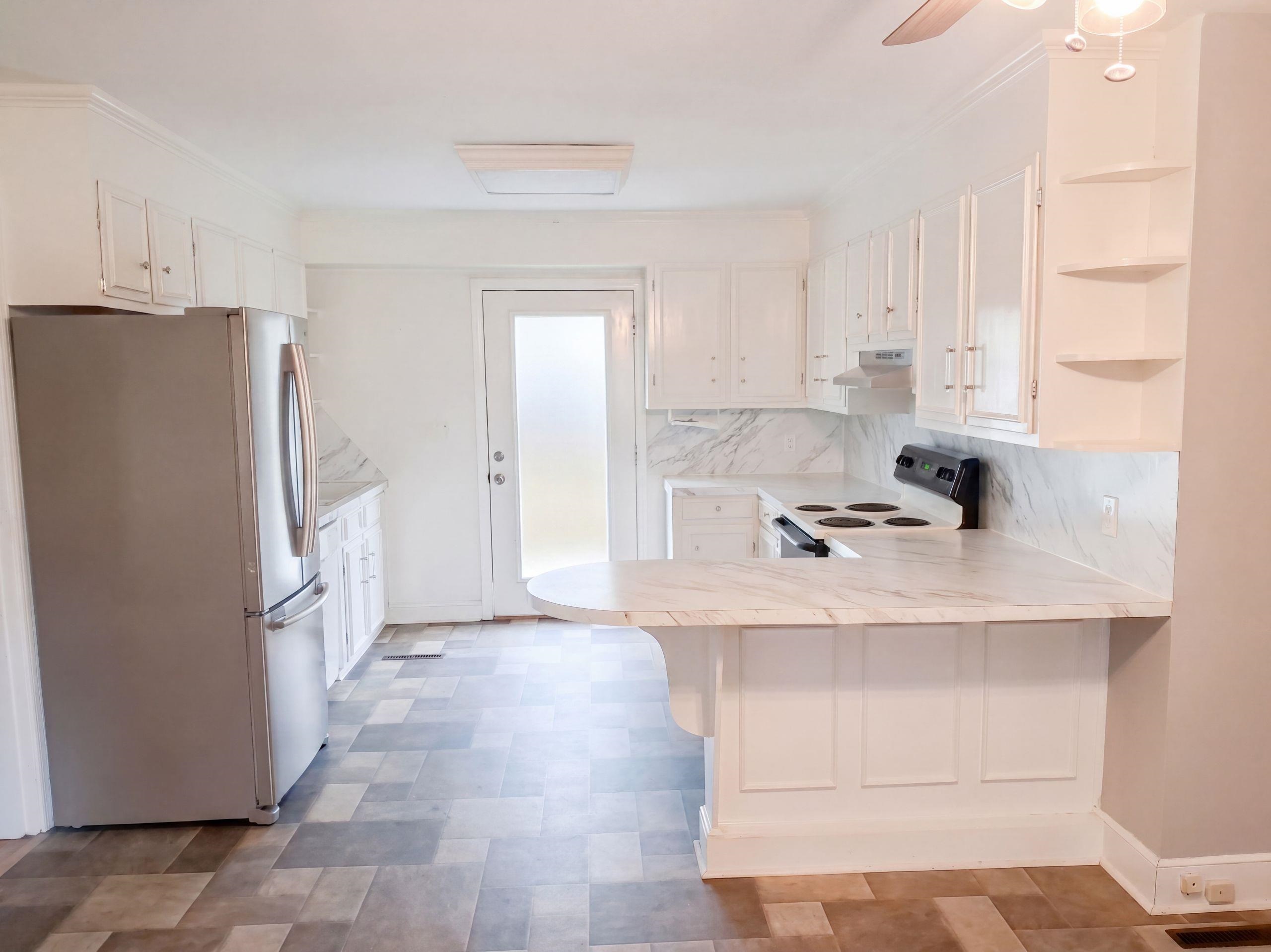 1321 E Washington St. Property Photo 2