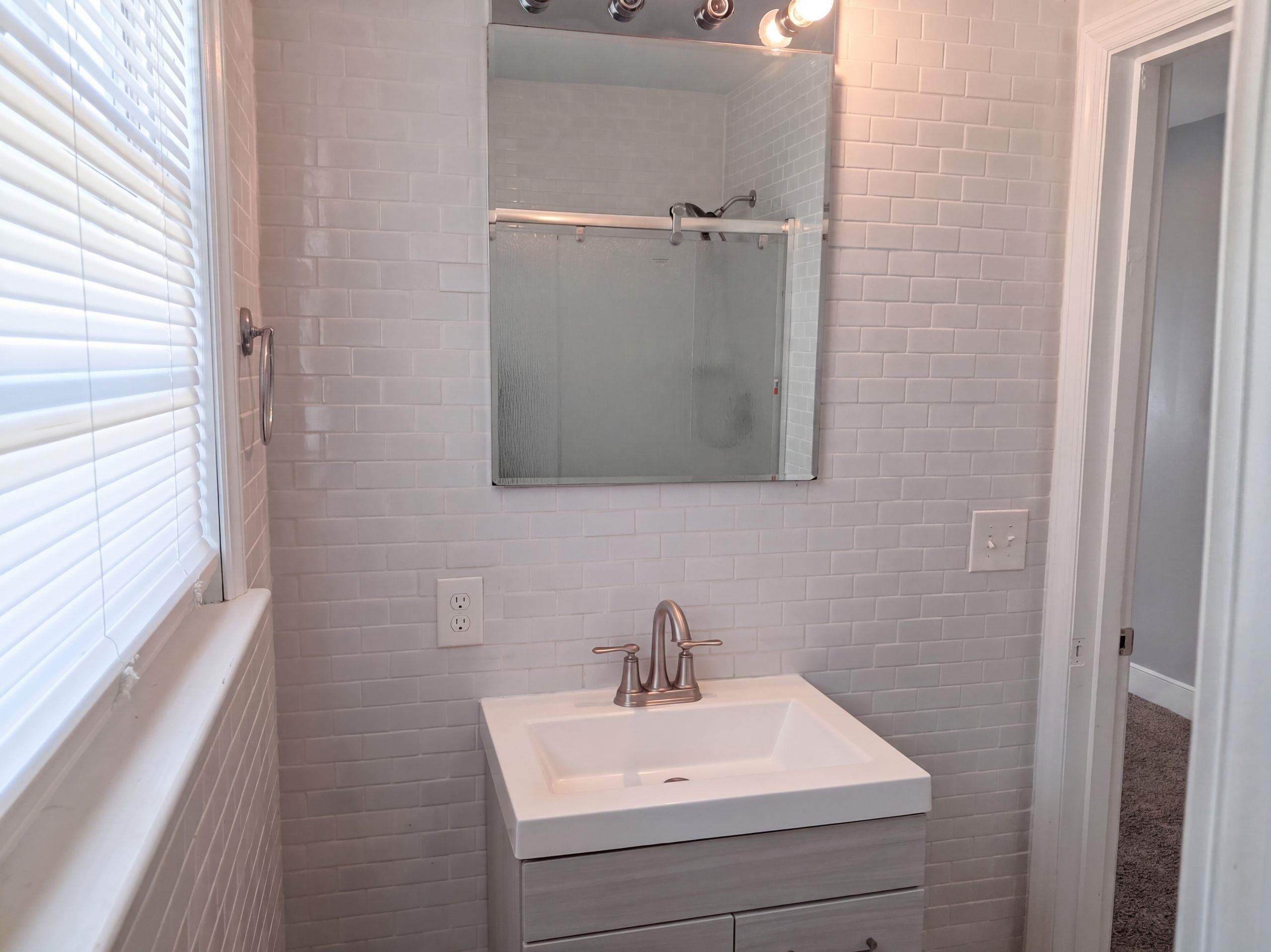 1321 E Washington St. Property Photo 8