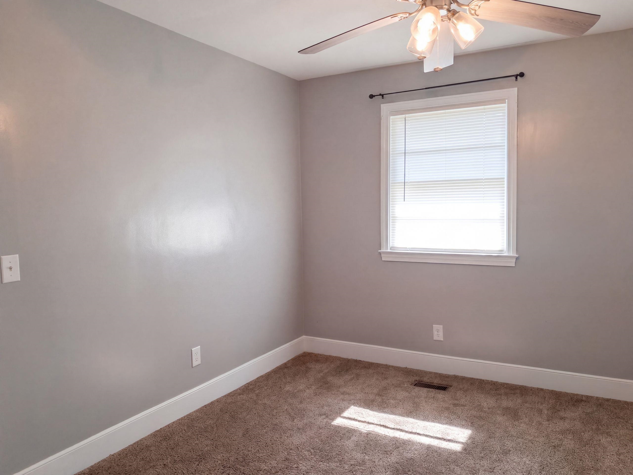 1321 E Washington St. Property Photo 12