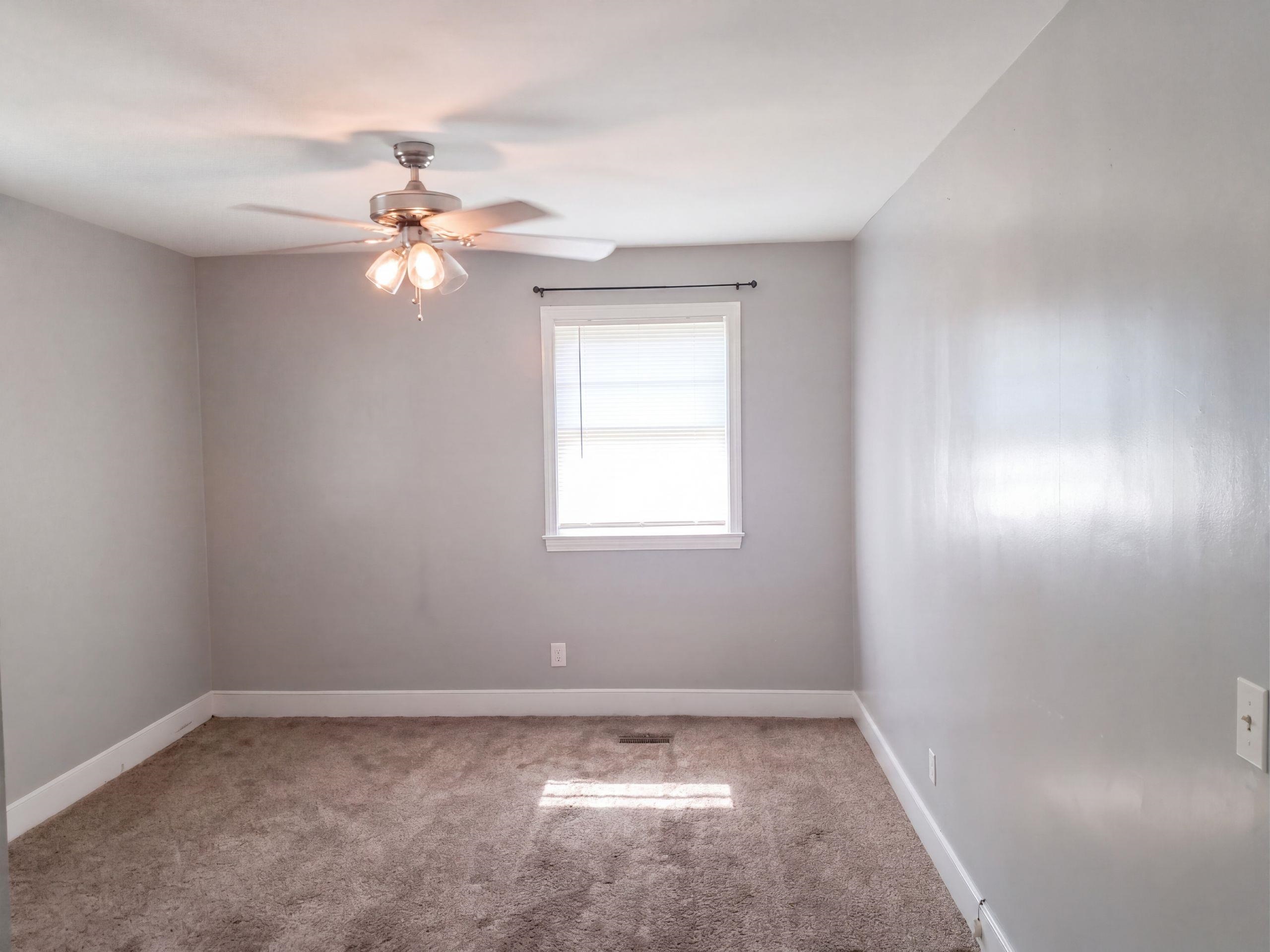 1321 E Washington St. Property Photo 13