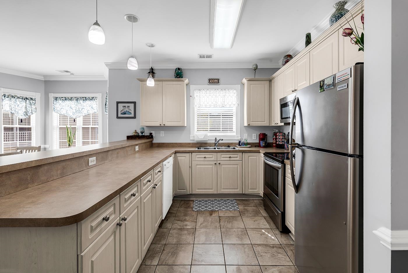 4861 Luster Leaf Circle Property Photo 3