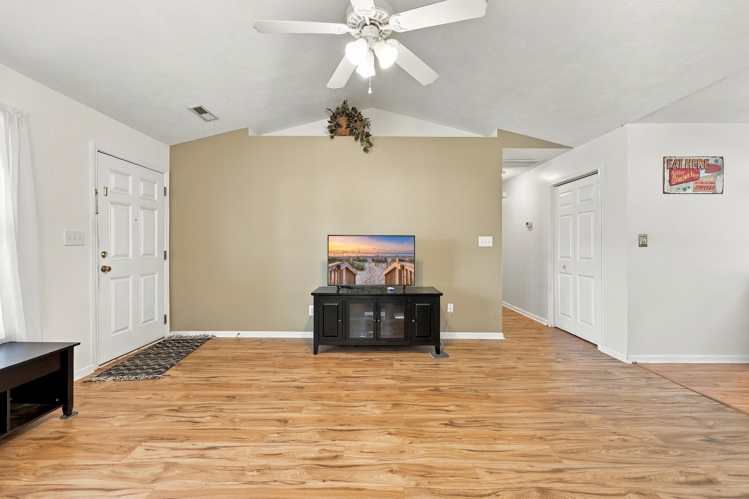 301 Sean River Rd. Property Photo 6