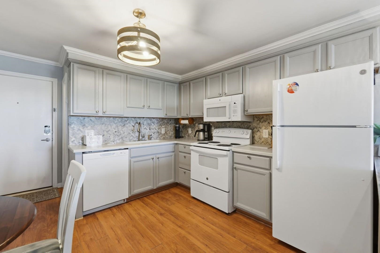 9670 Shore Dr. Property Photo 10