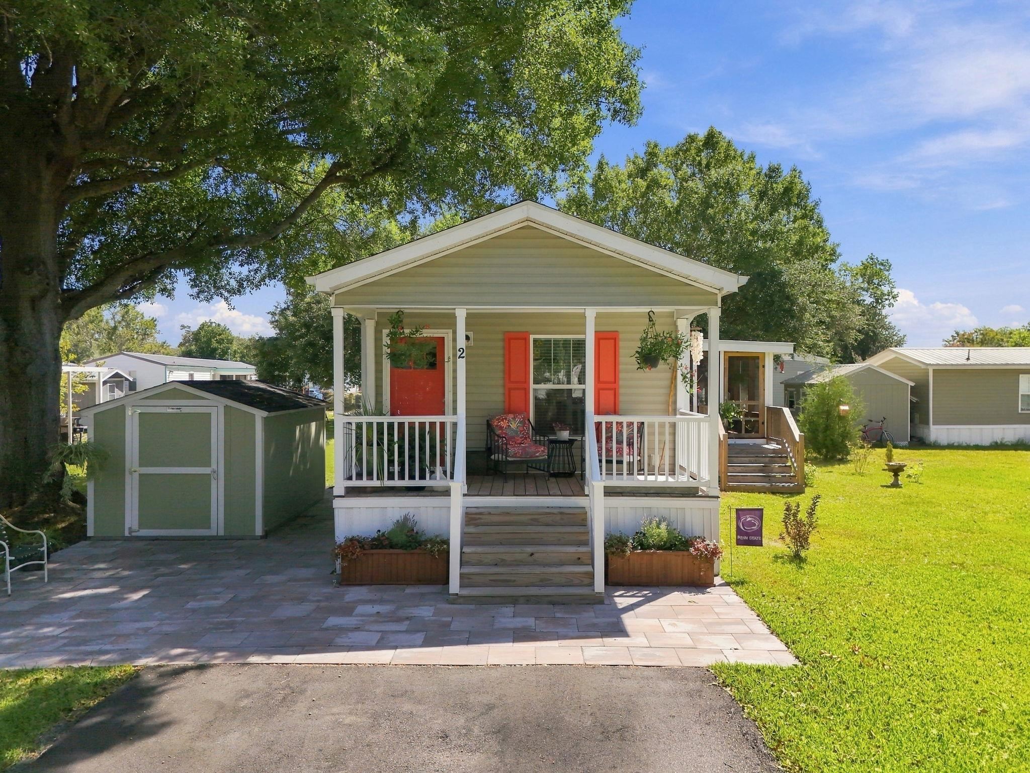2 Buccaneer St. Property Photo 1