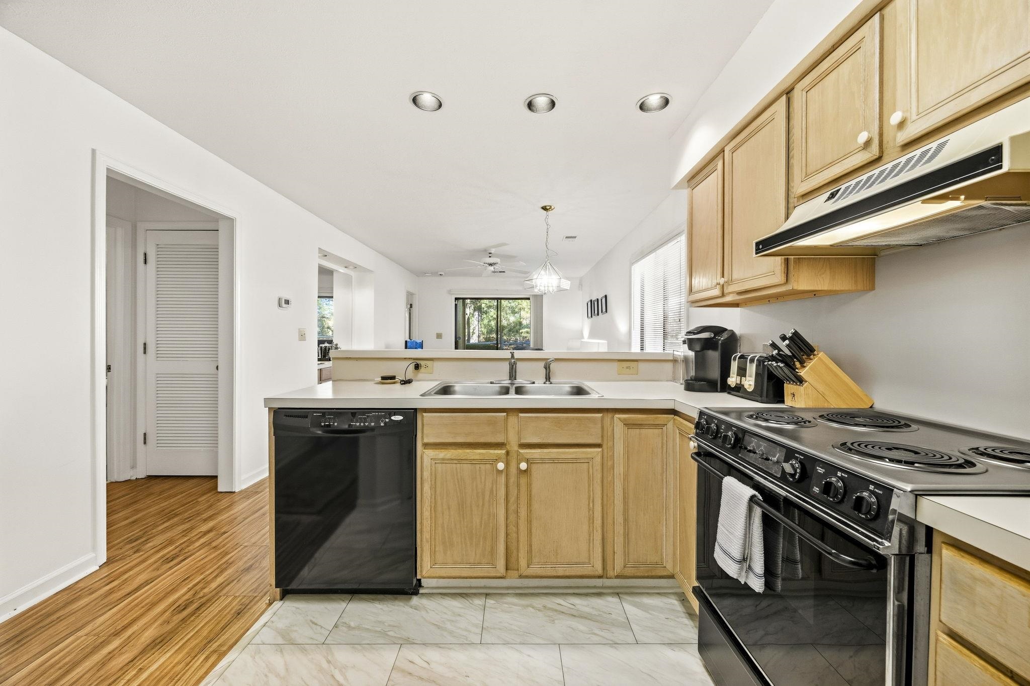 4107 Pinehurst Circle Property Photo 4