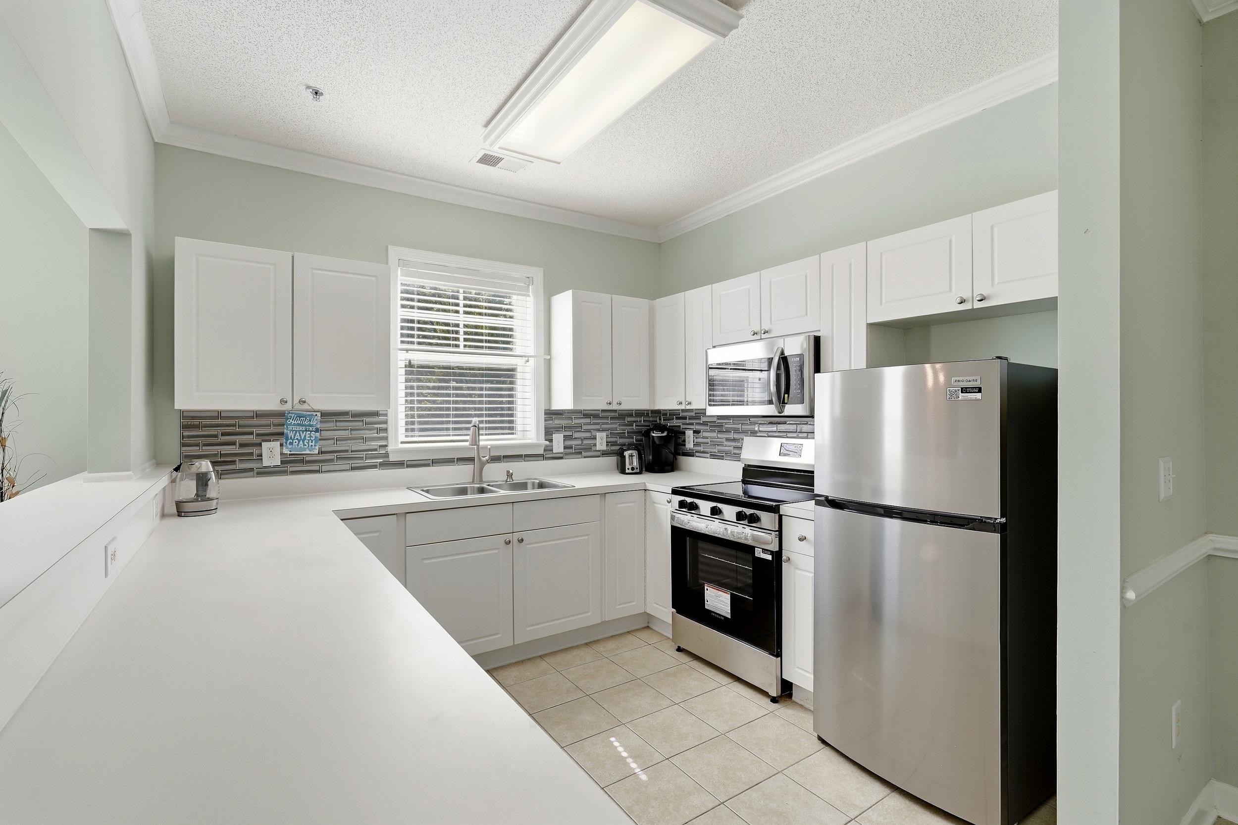 6253 Catalina Dr. Property Photo 6