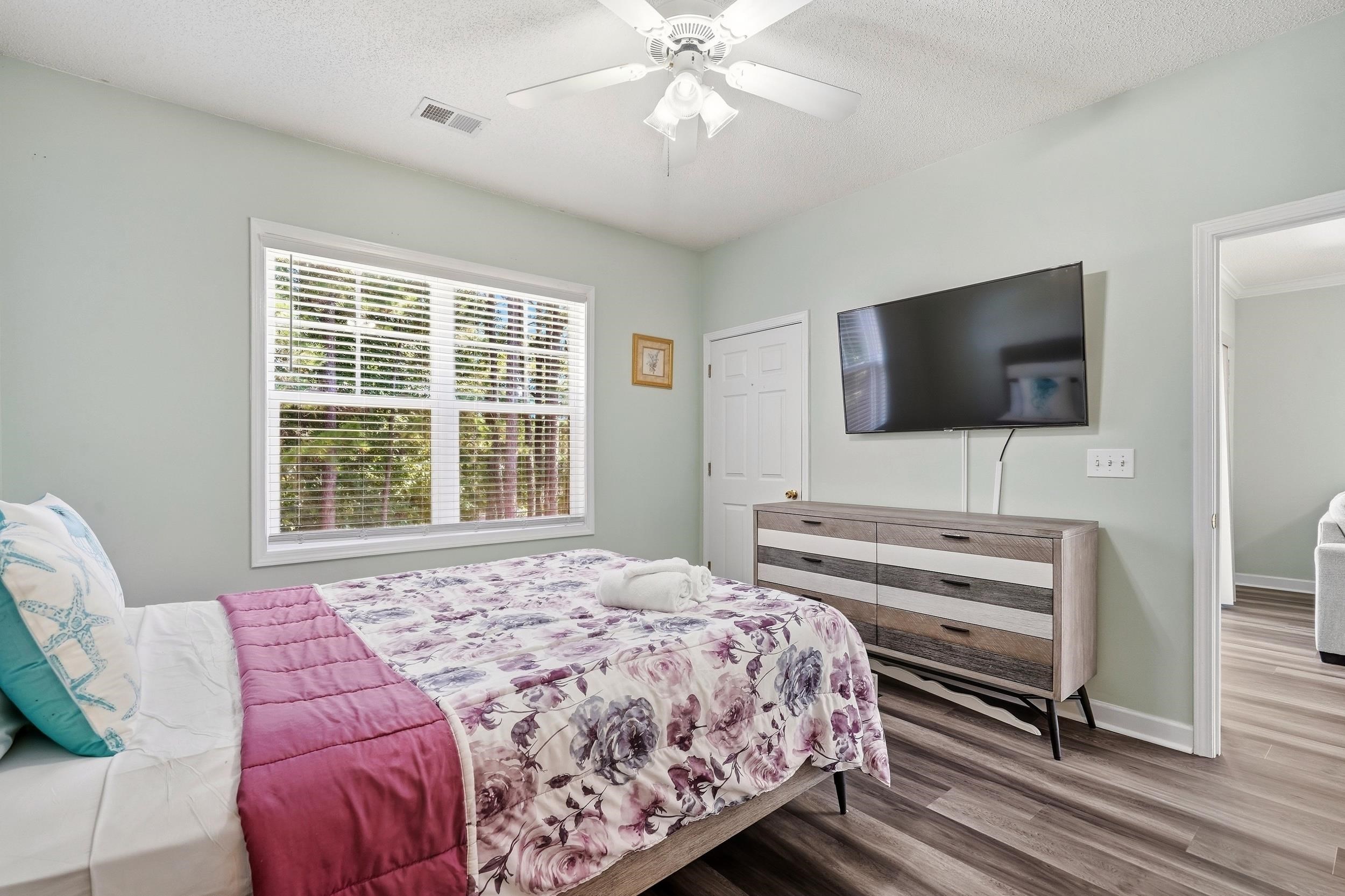 6253 Catalina Dr. Property Photo 18