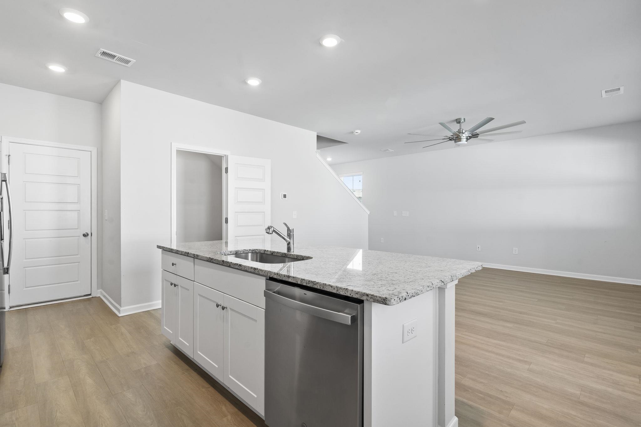78 S Reindeer Rd. Property Photo 13