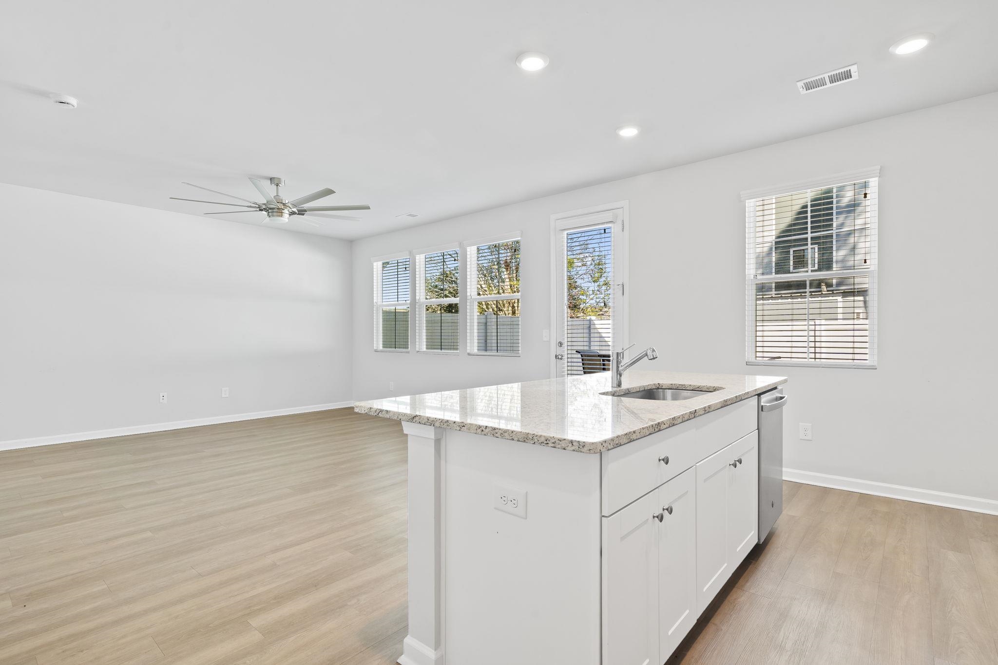 78 S Reindeer Rd. Property Photo 17