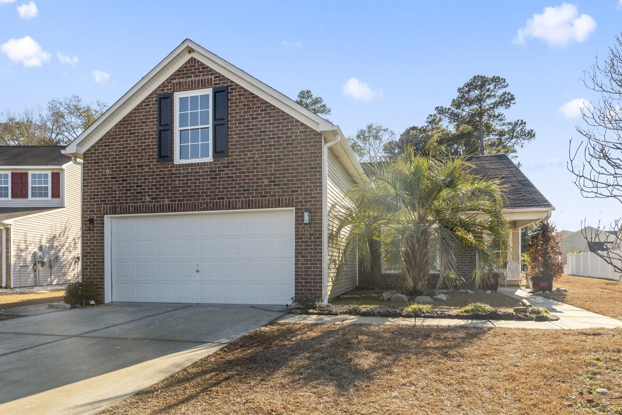 653 Kindred Dr. Property Photo 1
