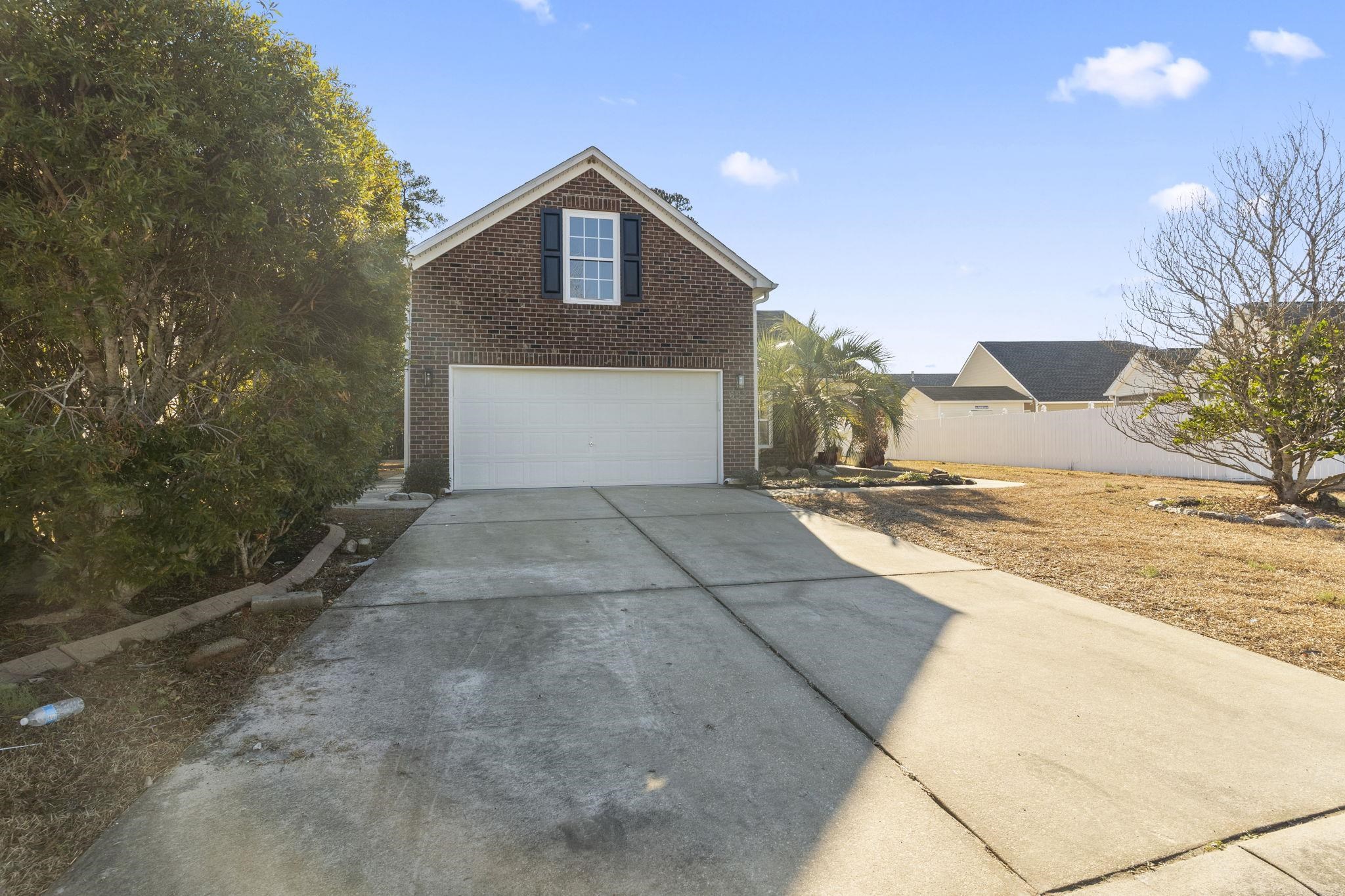 653 Kindred Dr. Property Photo 2