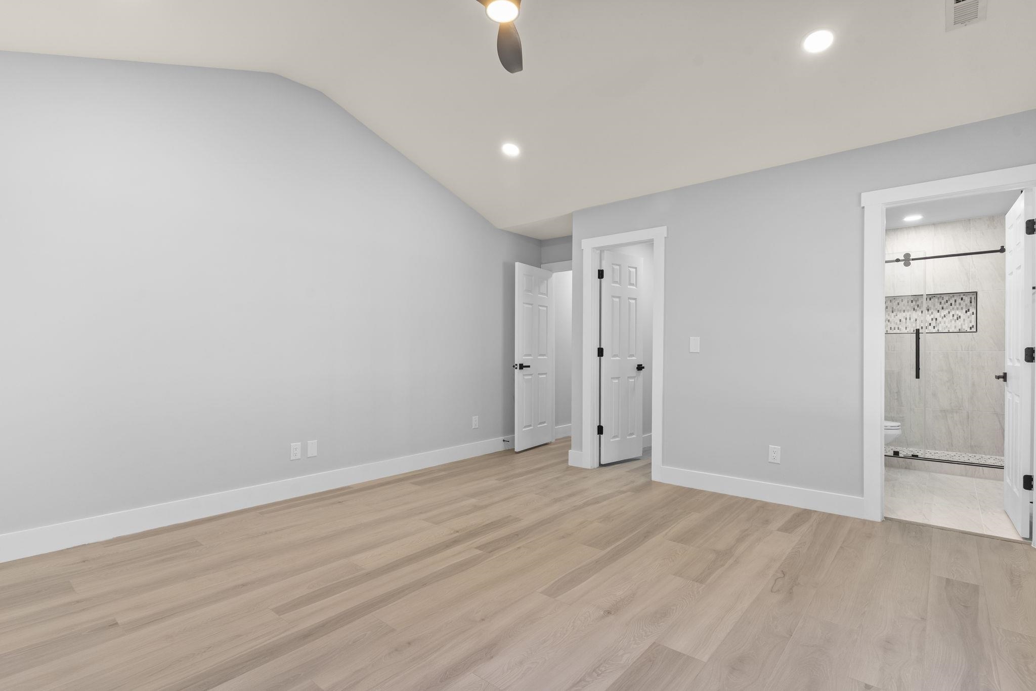 653 Kindred Dr. Property Photo 24