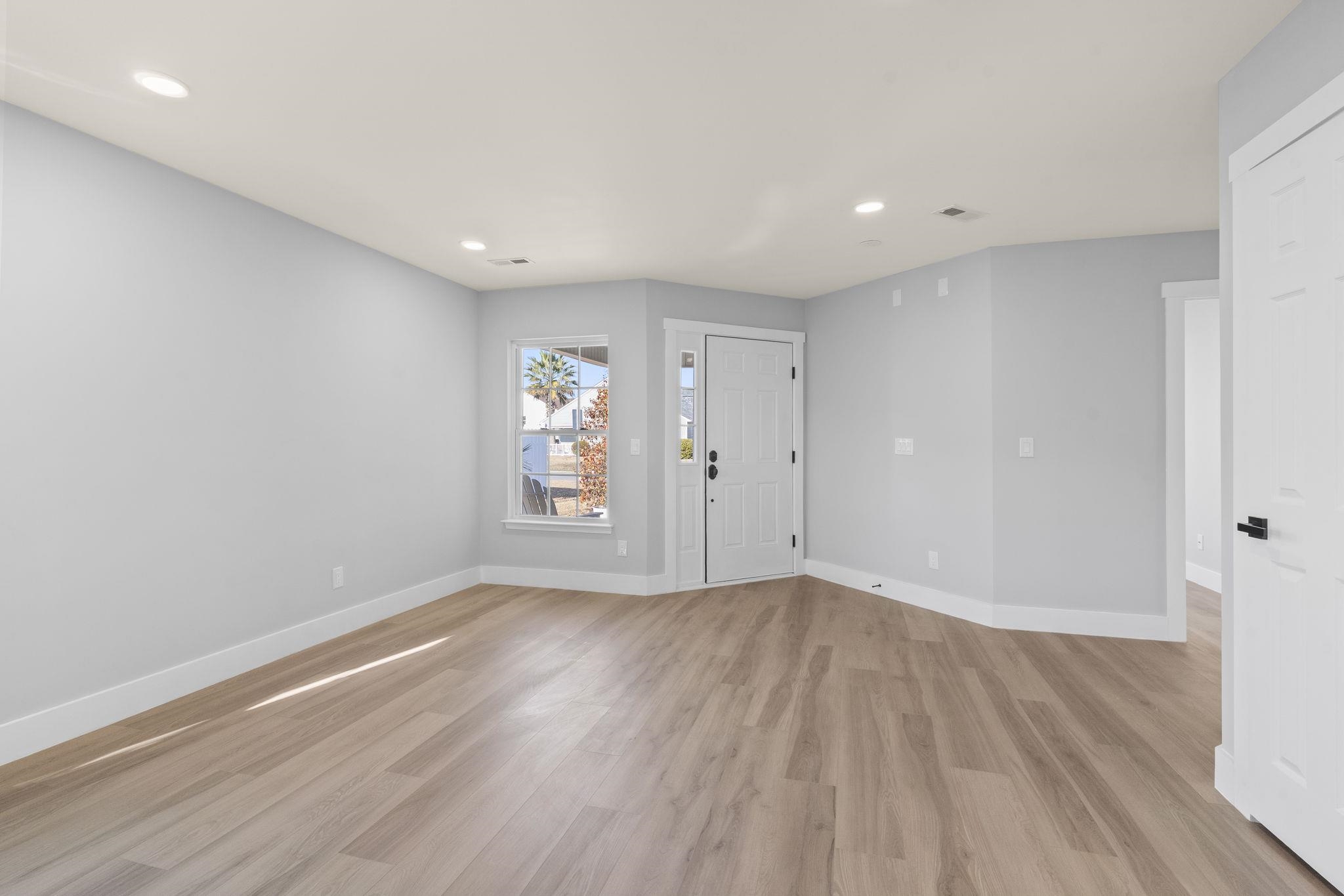 653 Kindred Dr. Property Photo 26