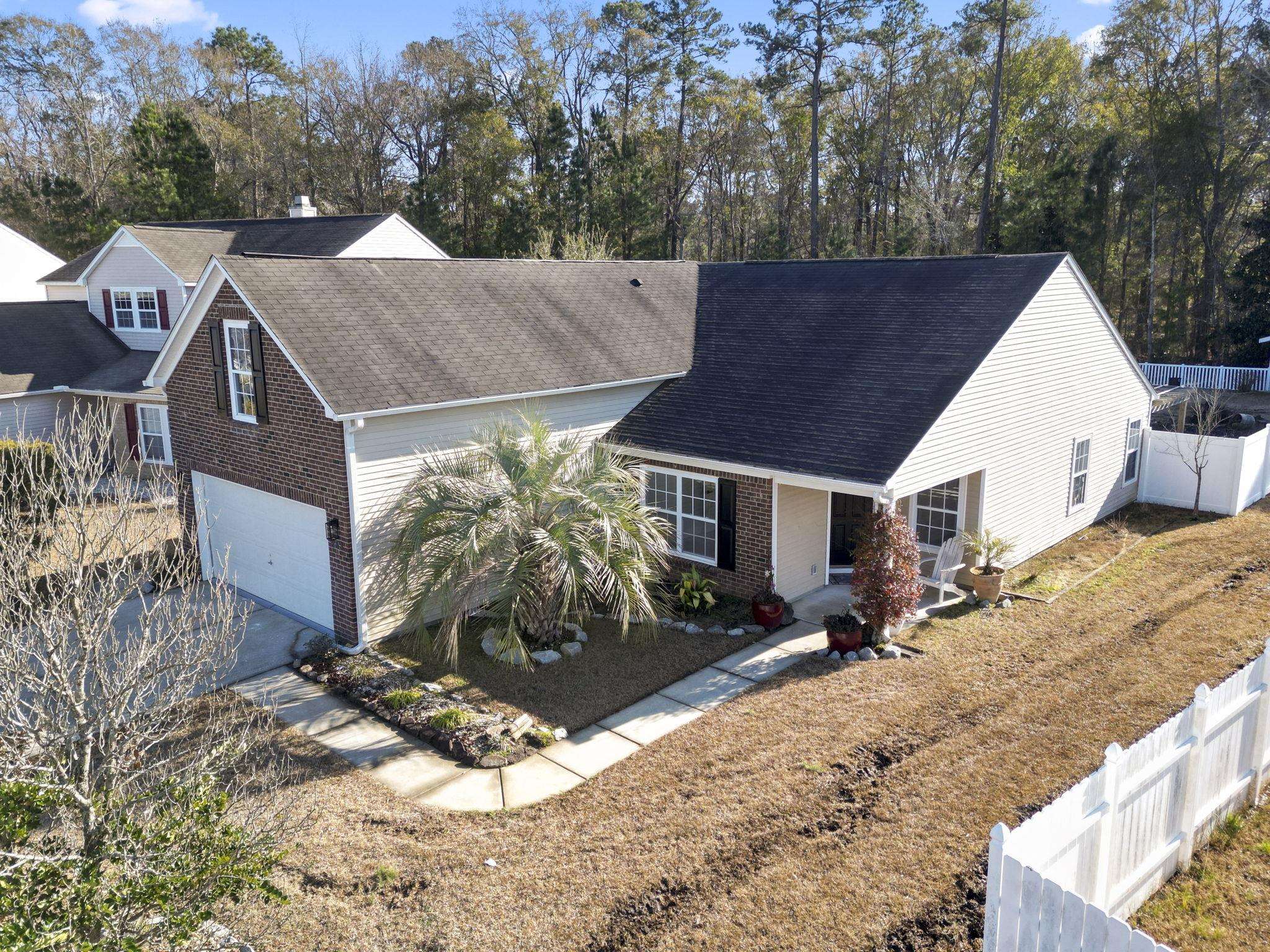 653 Kindred Dr. Property Photo 40