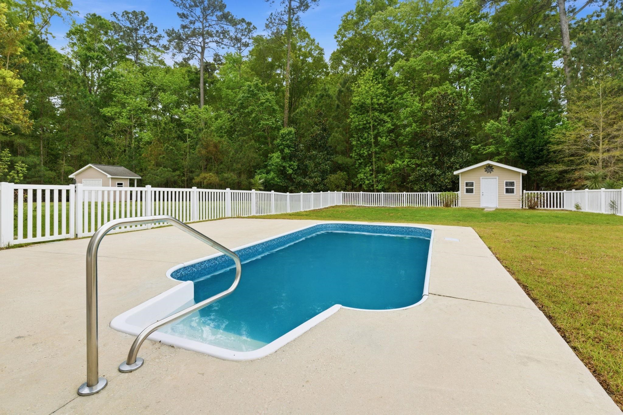 653 Kindred Dr. Property Photo 43