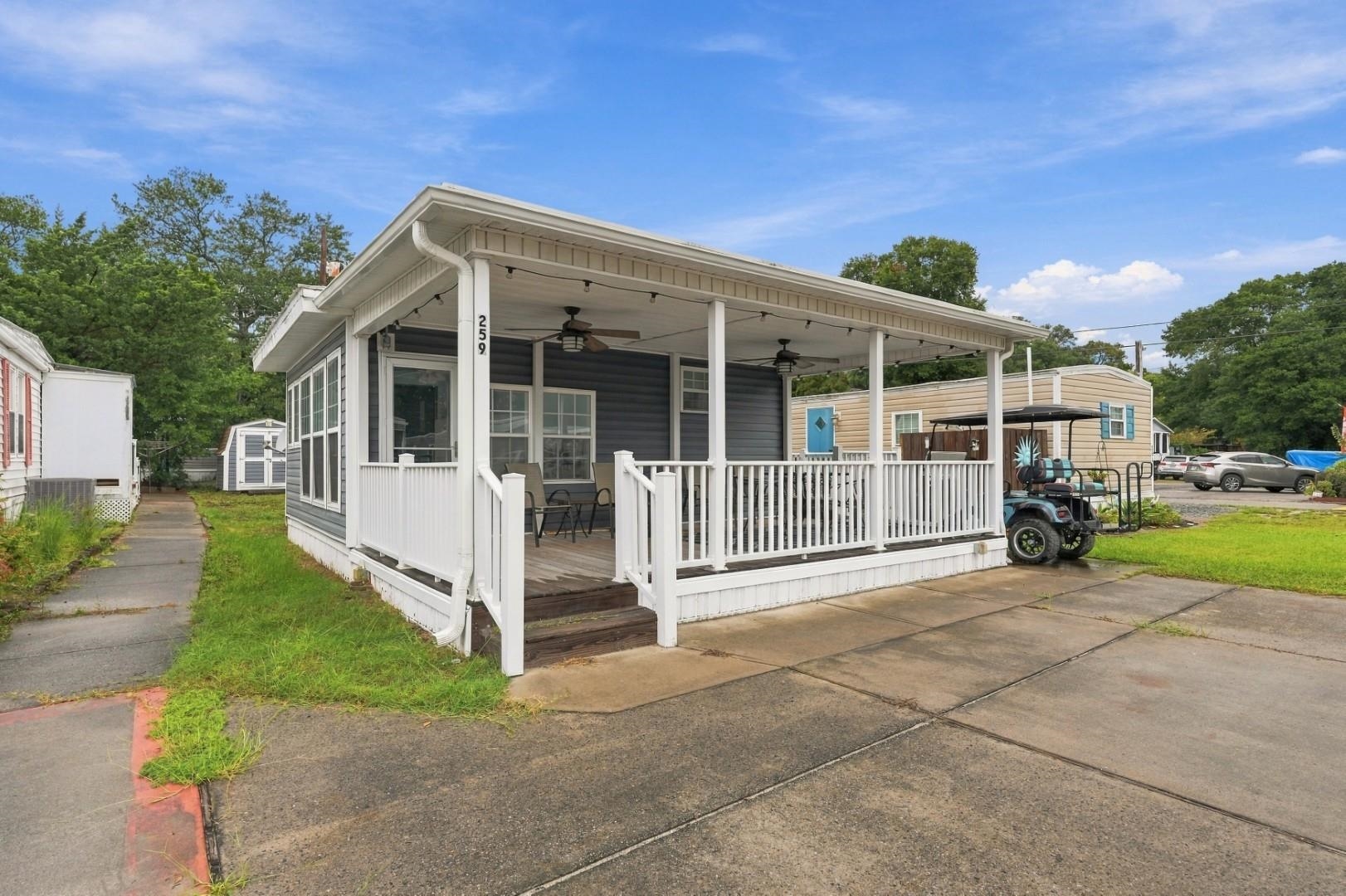 9700 Kings Rd. Property Photo 1