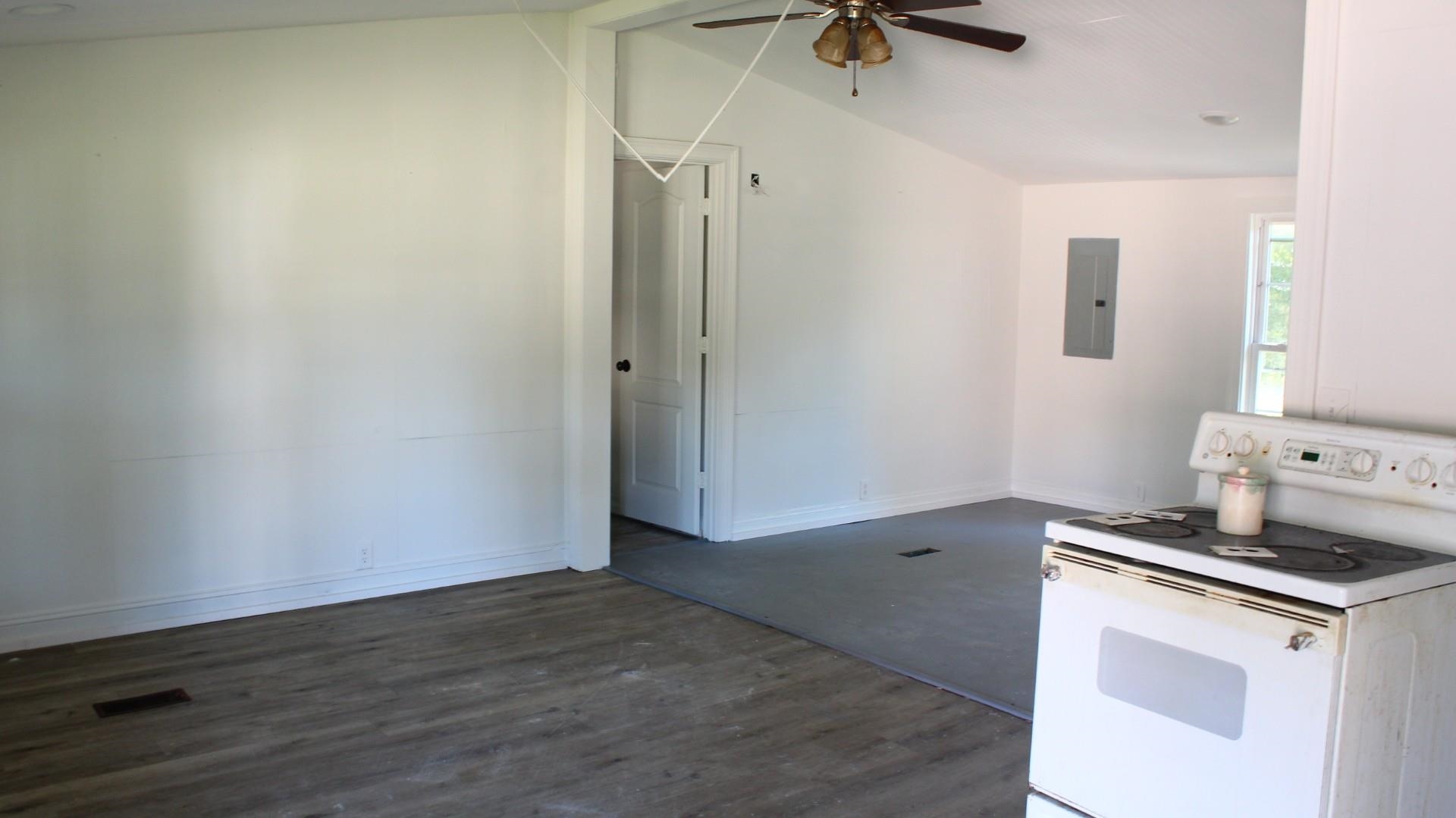 130 Folly Rd. Property Photo 3
