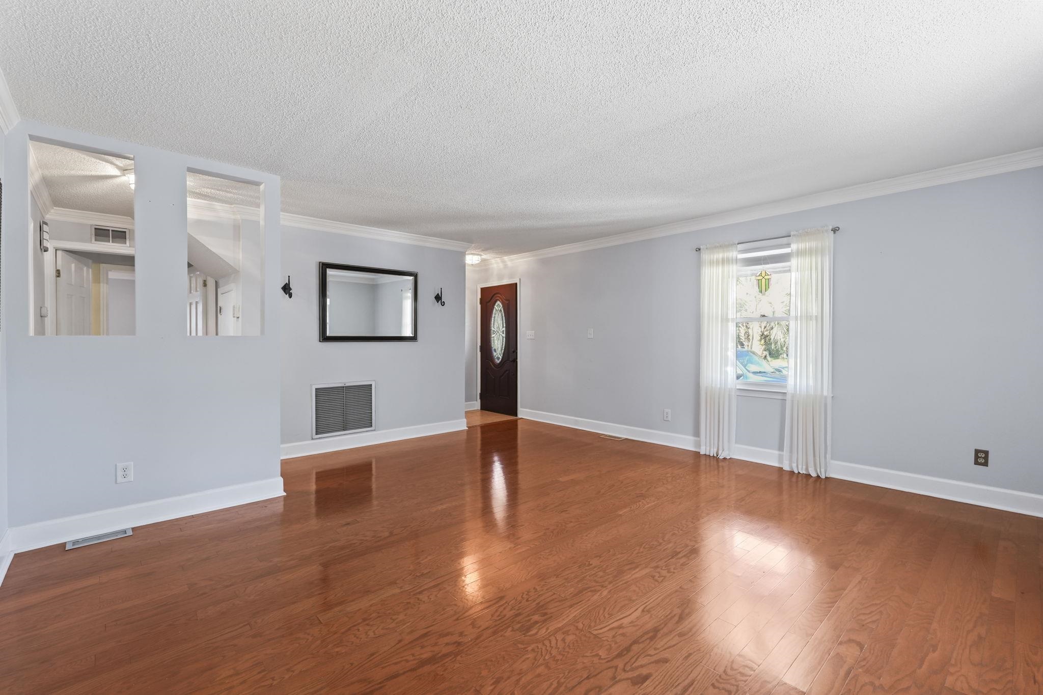 5518 Springs Ave. Property Photo 5