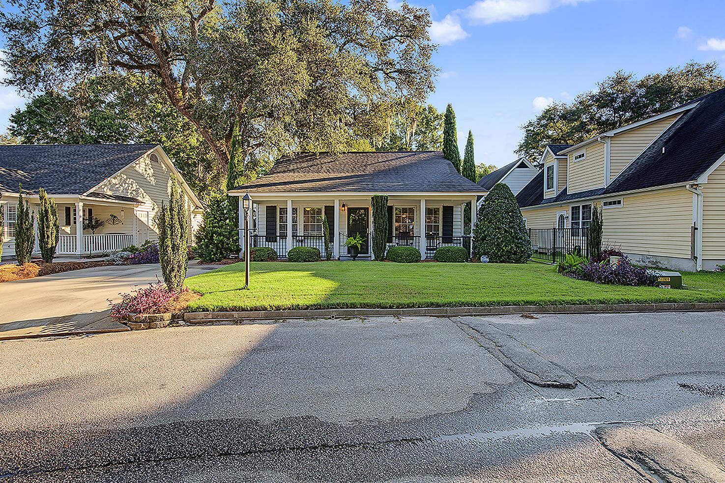 4273 Brook Dr. Property Photo 1